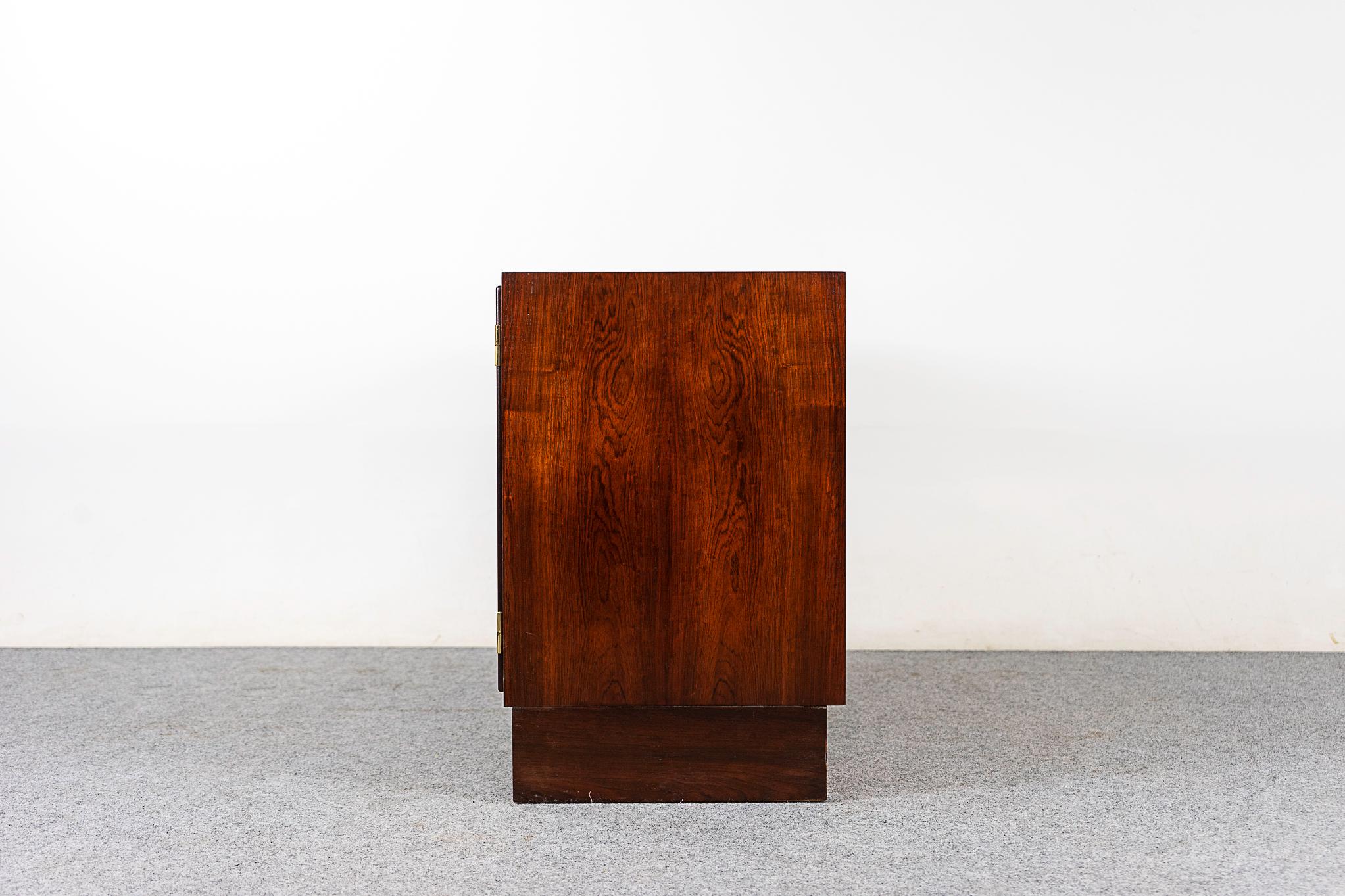 Danish Modern Rosewood Sideboard by Hundevad For Sale 3