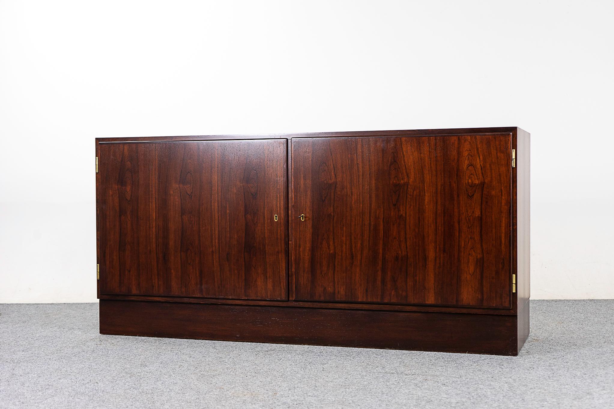 Danish Modern Rosewood Sideboard by Hundevad For Sale 1