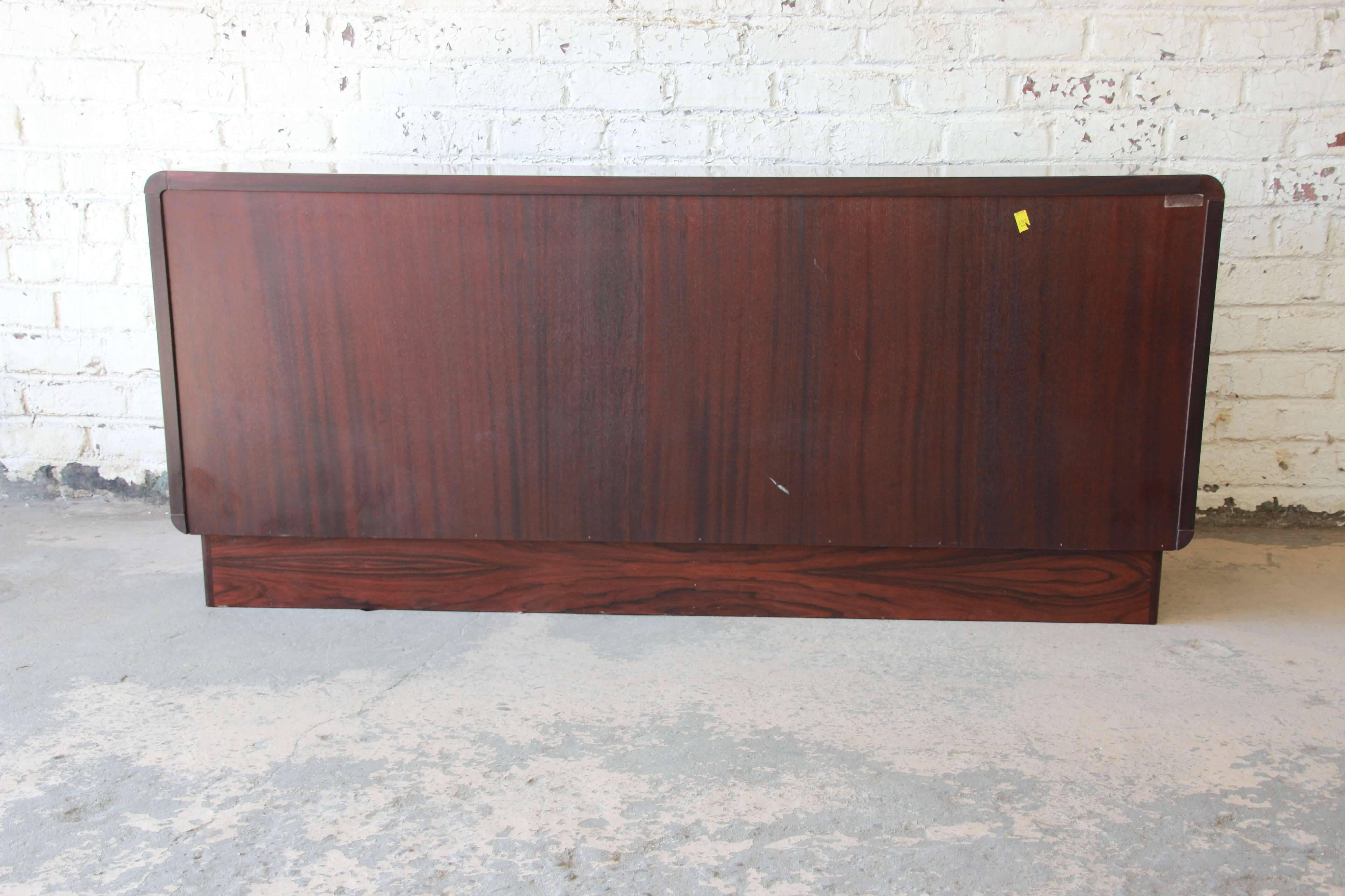 Danish Modern Rosewood Six-Drawer Dresser of Credenza by Brouer 5