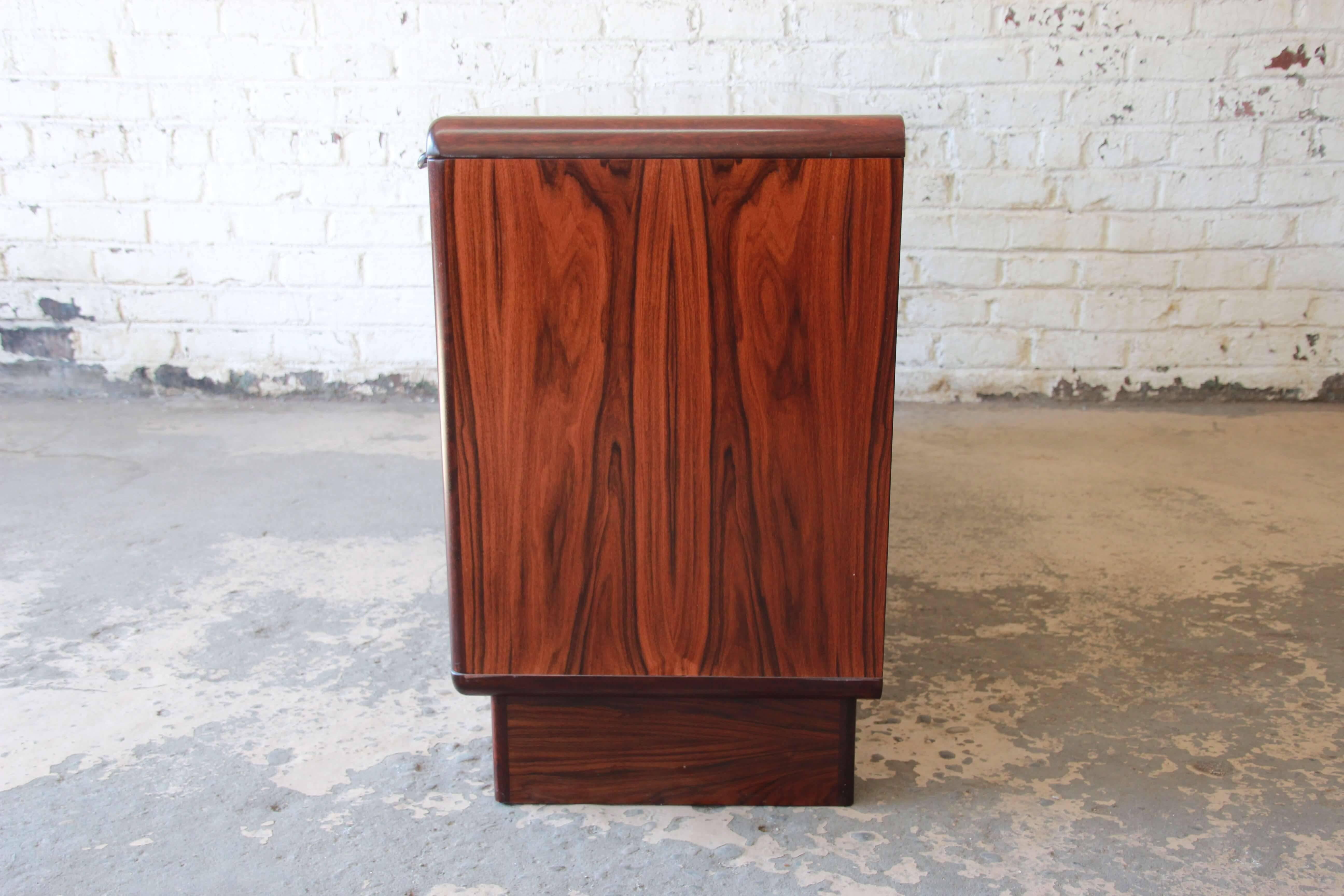 Danish Modern Rosewood Six-Drawer Dresser of Credenza by Brouer 4