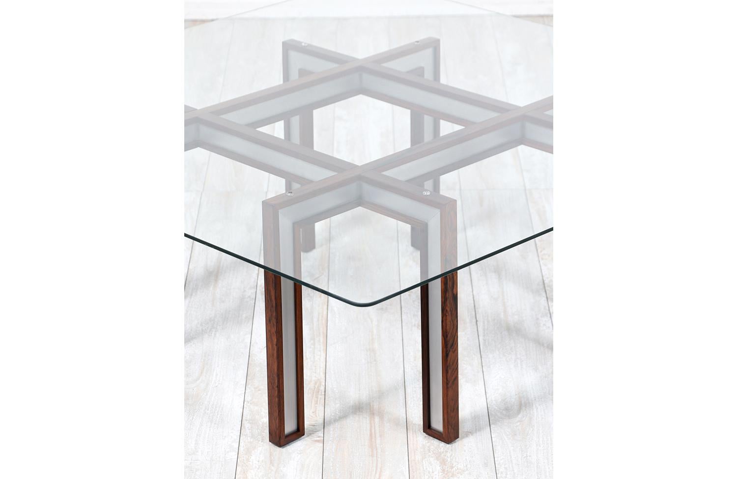 Table basse moderne danoise en bois de rose et acier restaurée par Henning Korch Excellent état - En vente à Los Angeles, CA