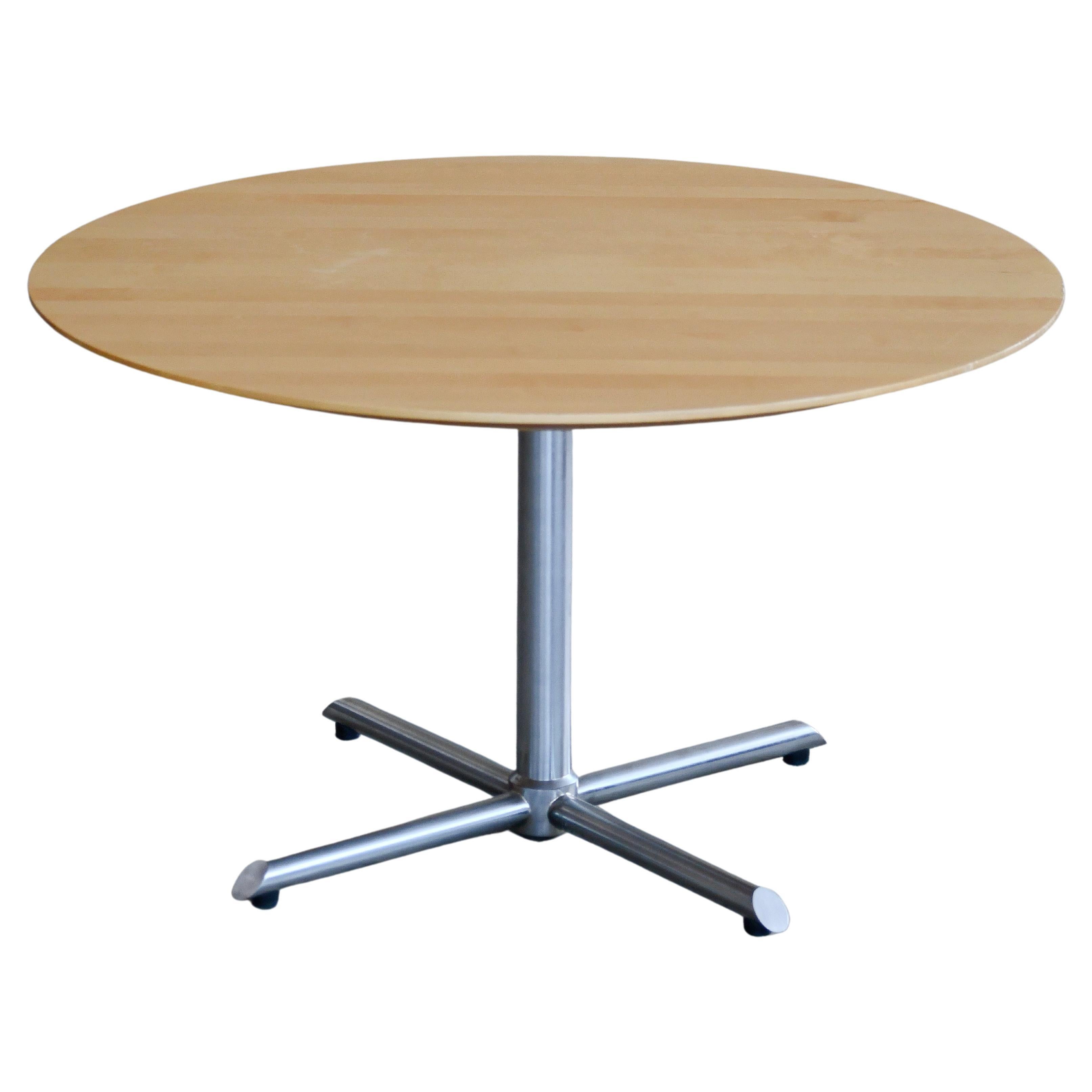 Danish Modern Round Coffee or Cocktail Table in Maple and Steel by Fredericia V For Sale