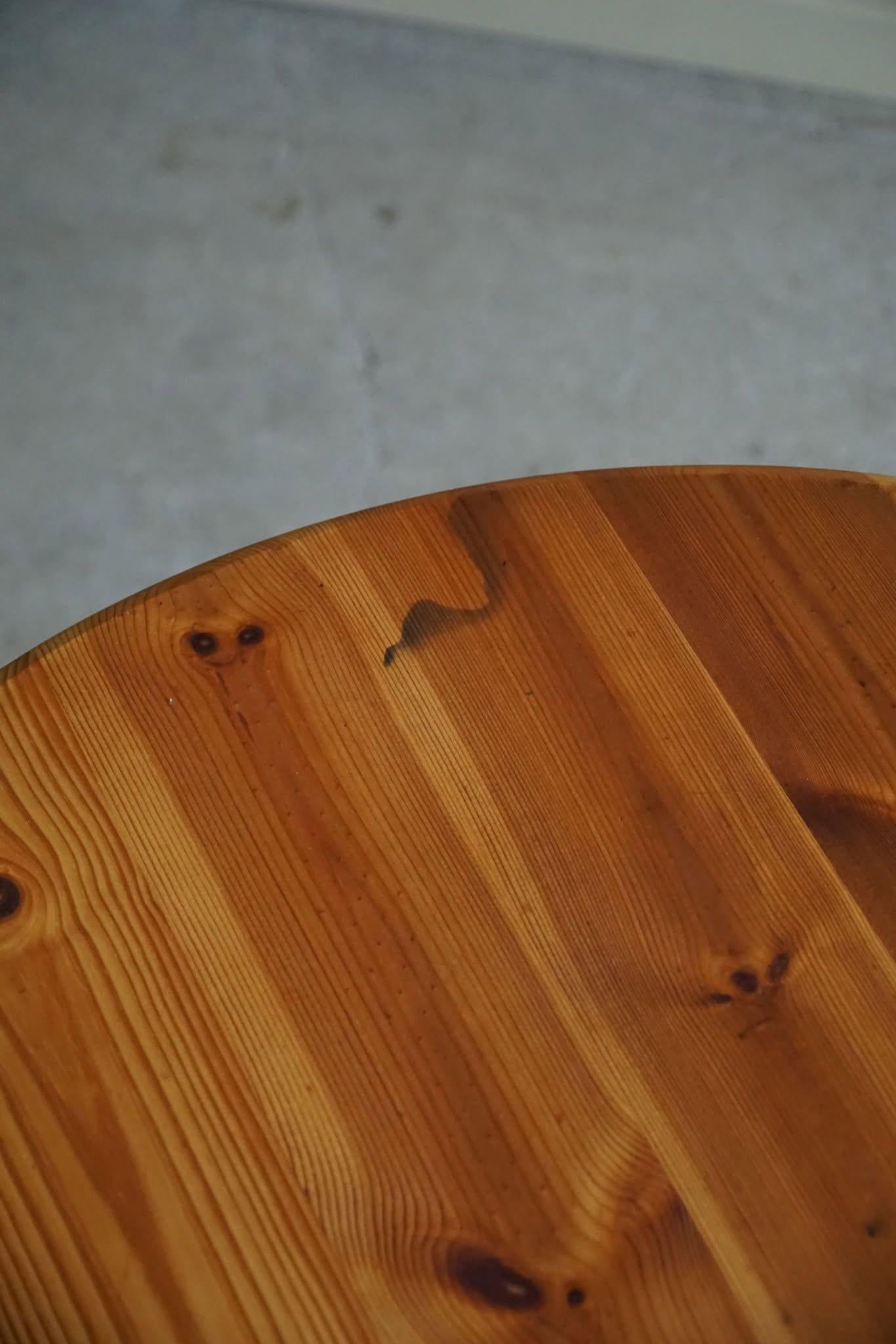 Danish Modern Round Coffee Table in Solid Pine, Rainer Daumiller Style, 1970s For Sale 6