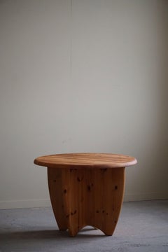 Danish Modern Round Coffee Table in Solid Pine, Rainer Daumiller Style, 1970s