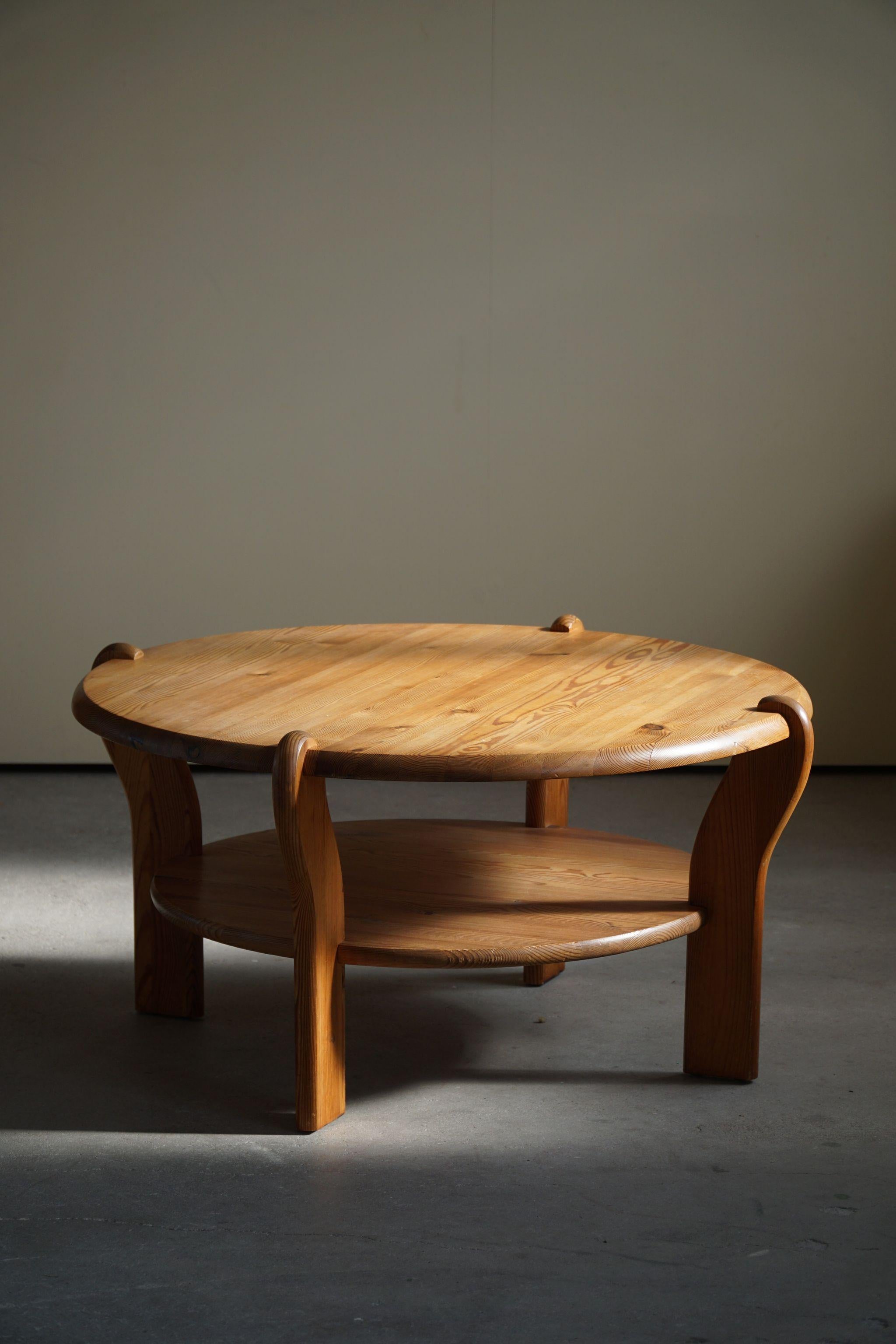 Danish Modern Round Coffee Table in Solid Pine, Rainer Daumiller Style, 1970s 3