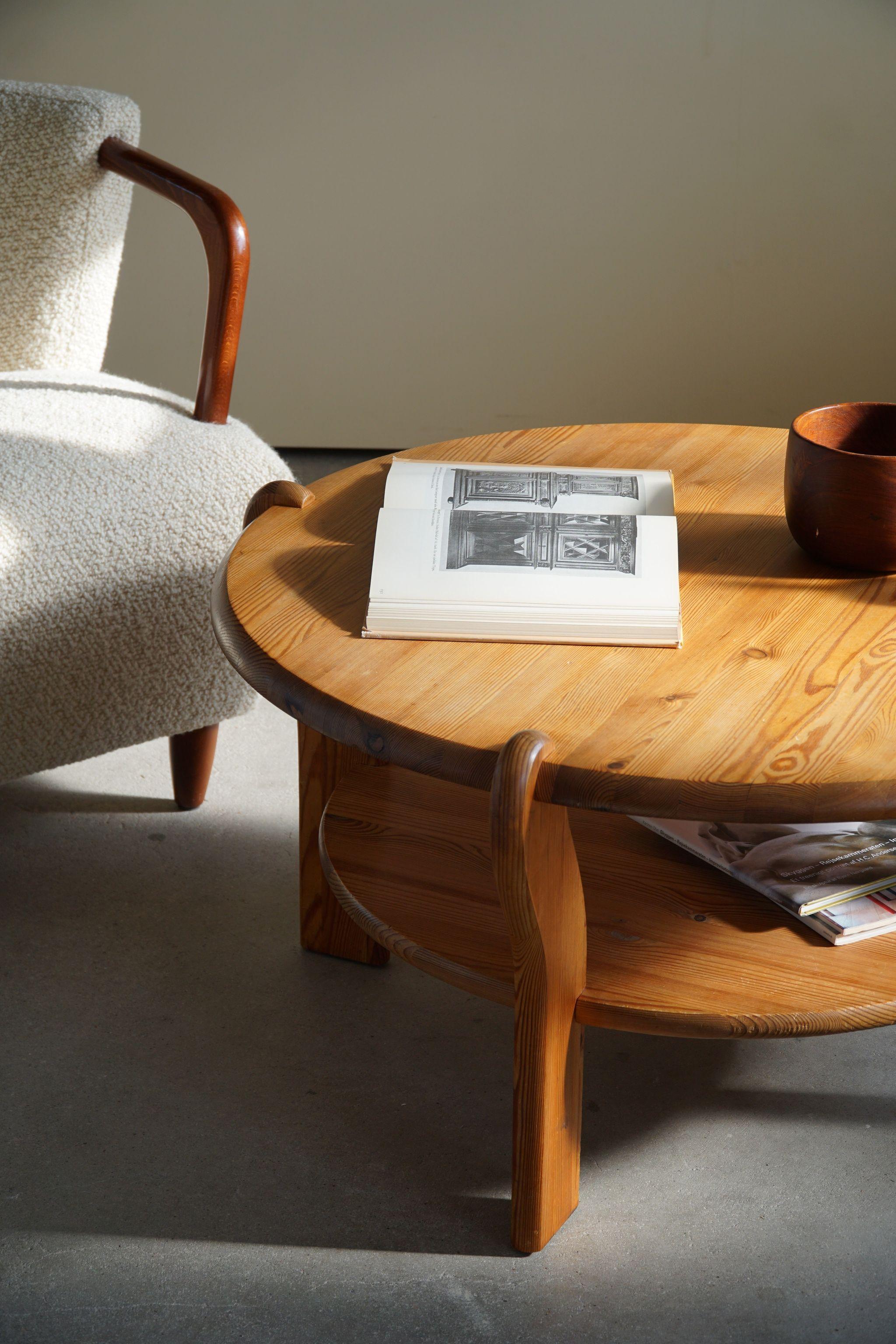 Danish Modern Round Coffee Table in Solid Pine, Rainer Daumiller Style, 1970s 4