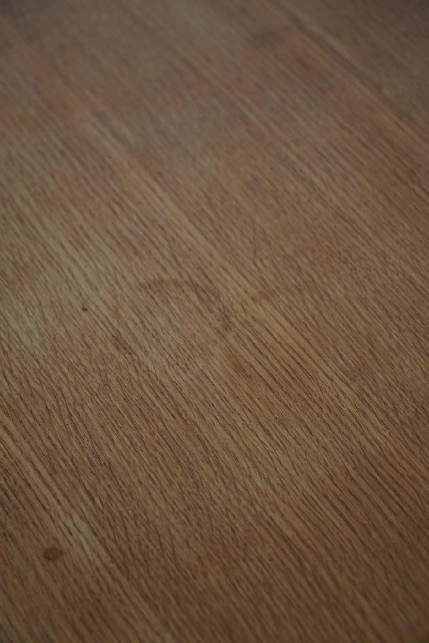 Table de salle à manger ronde moderne danoise en Oak par Rosengaarden, milieu du siècle, années 1960 en vente 5