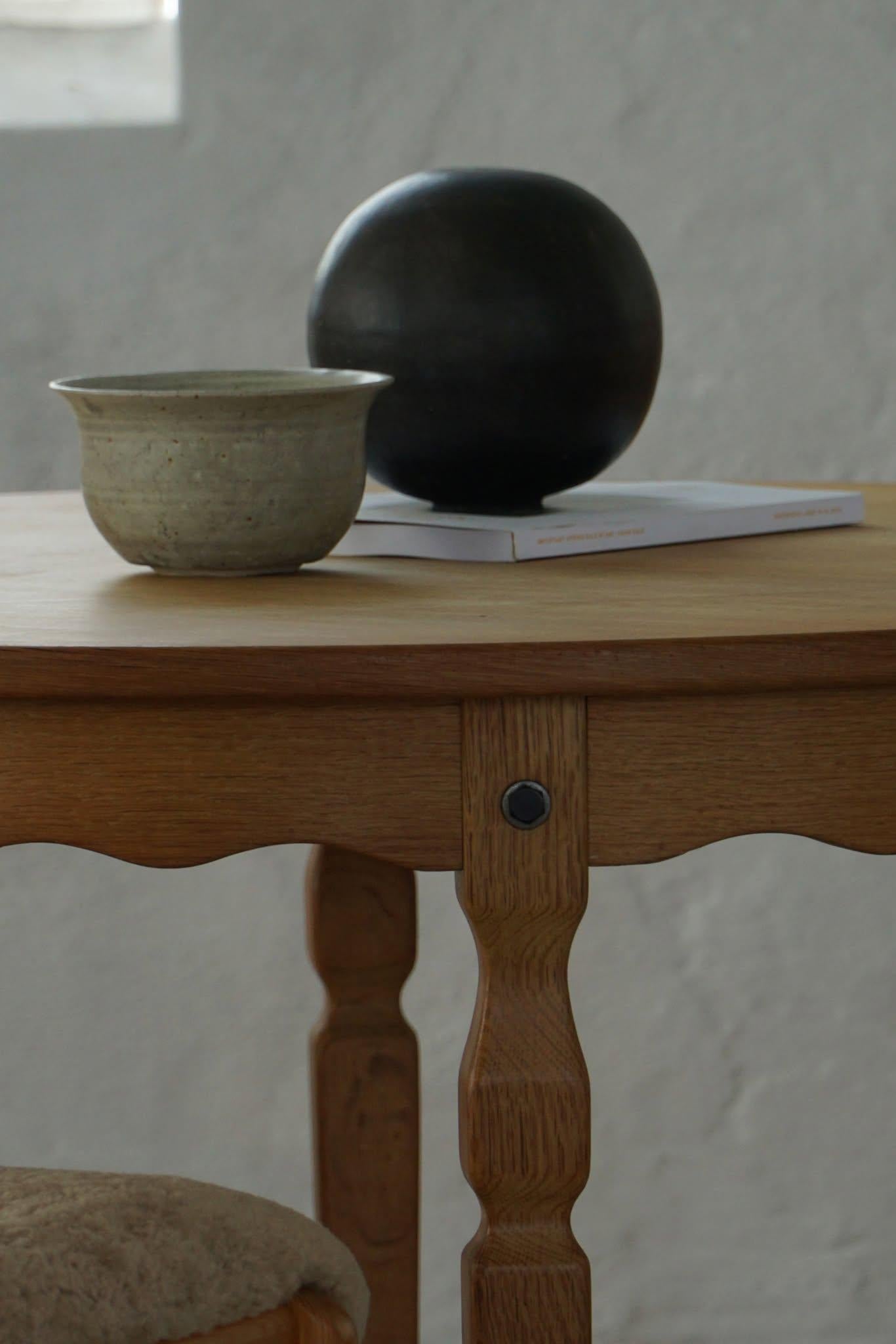 Table de salle à manger ronde moderne danoise en Oak par Rosengaarden, milieu du siècle, années 1960 en vente 12