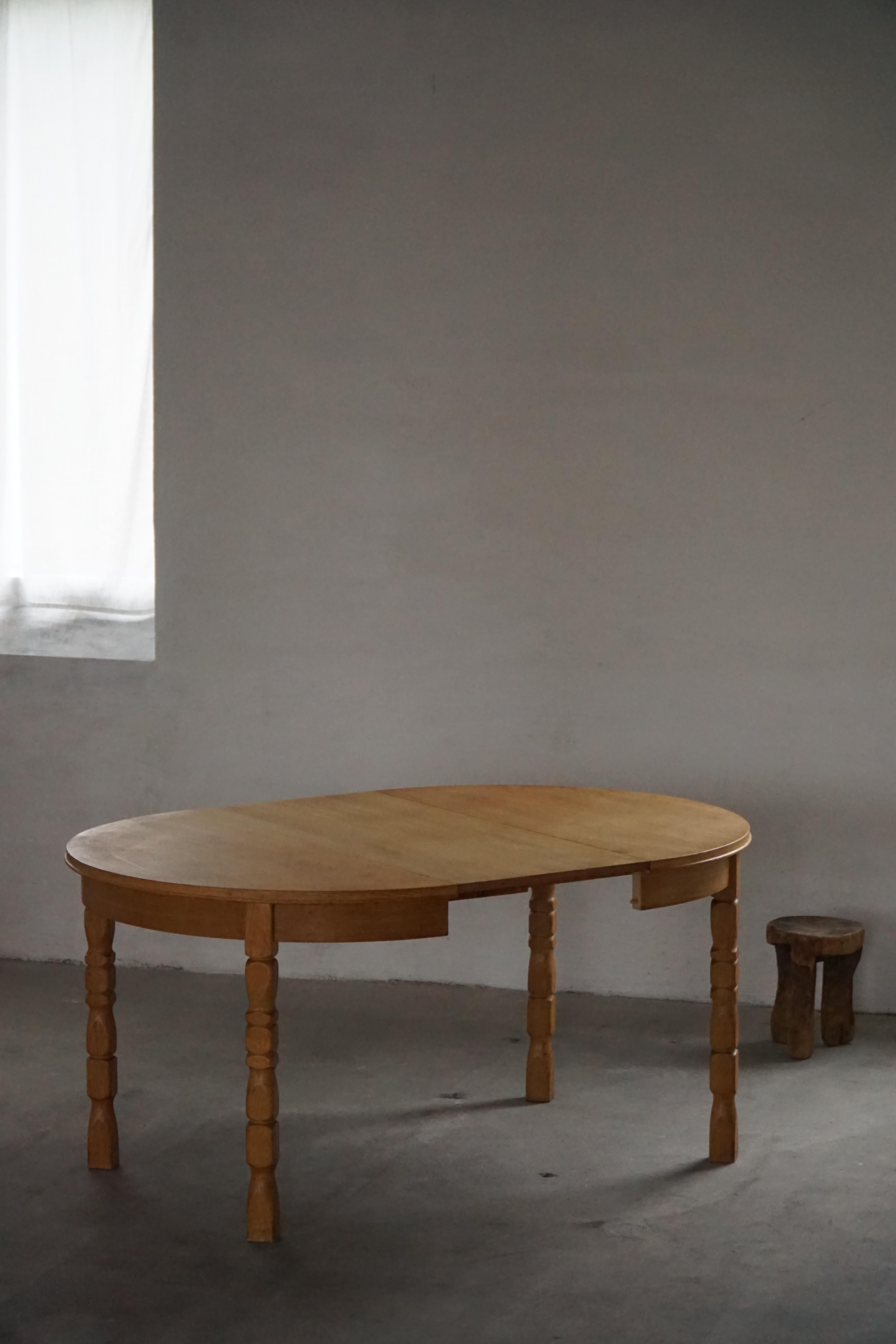 20th Century Danish Modern, Round Dining Table in Oak with Extension, Mid Century, 1960s For Sale