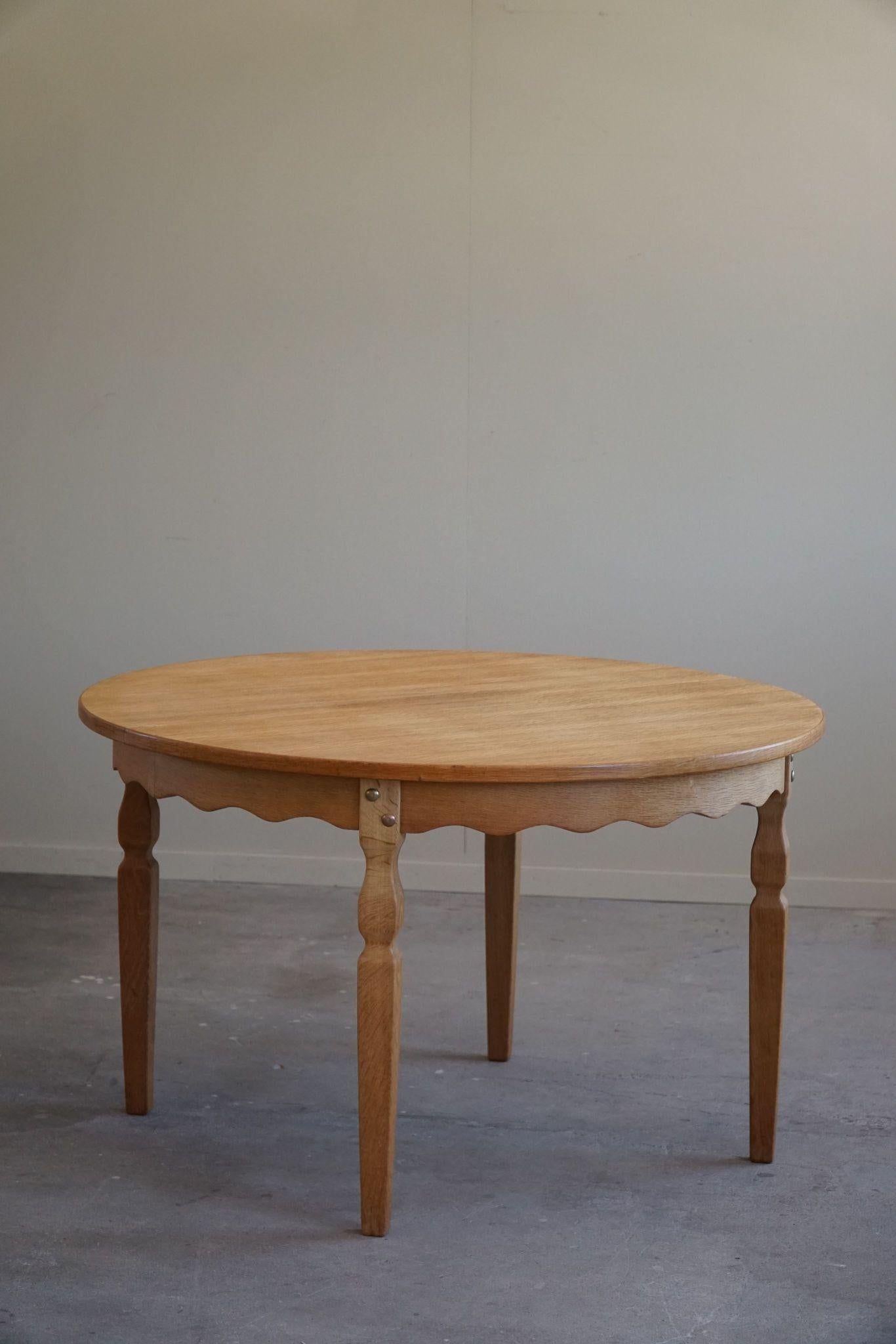 Danish Modern, Round Dining Table in Oak with Two Extensions, Mid Century, 1960s 12