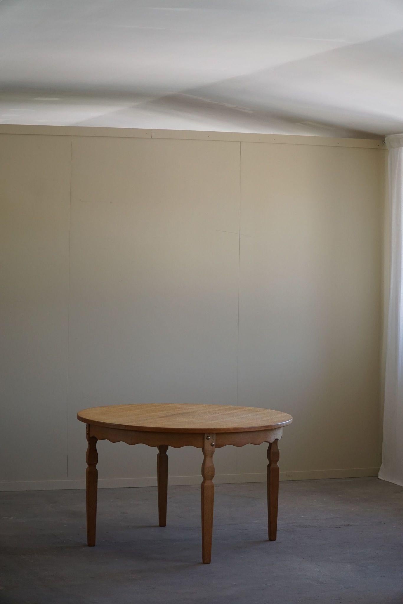 Danish Modern, Round Dining Table in Oak with Two Extensions, Mid Century, 1960s 15