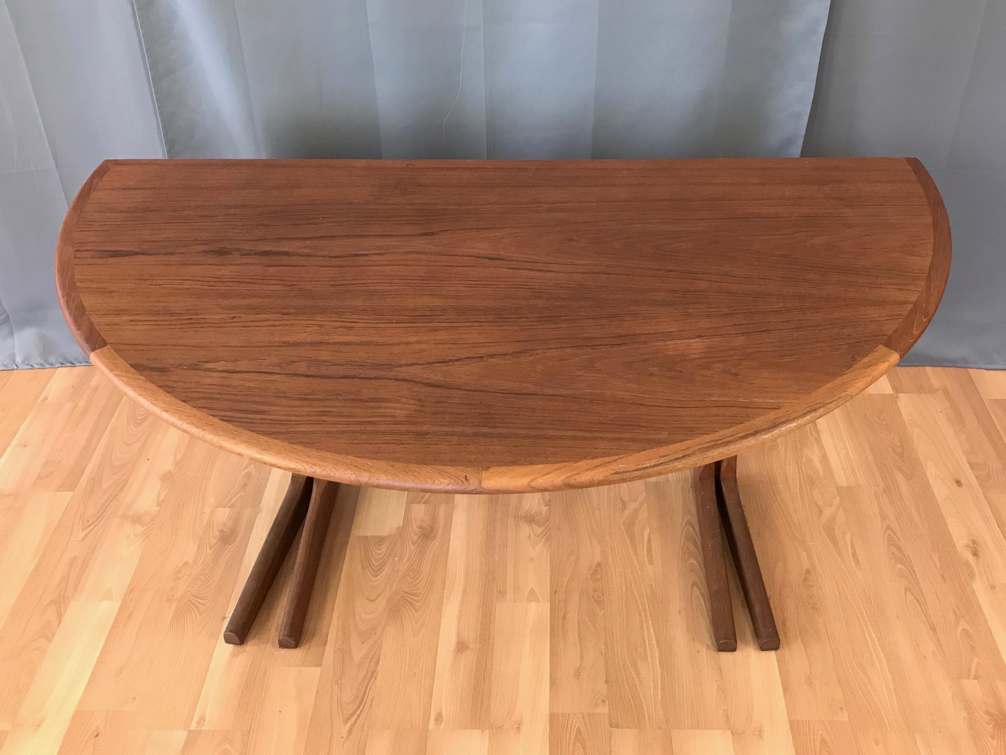 Danish Modern Round Drop-Leaf Teak Dining Table, 1970s 3