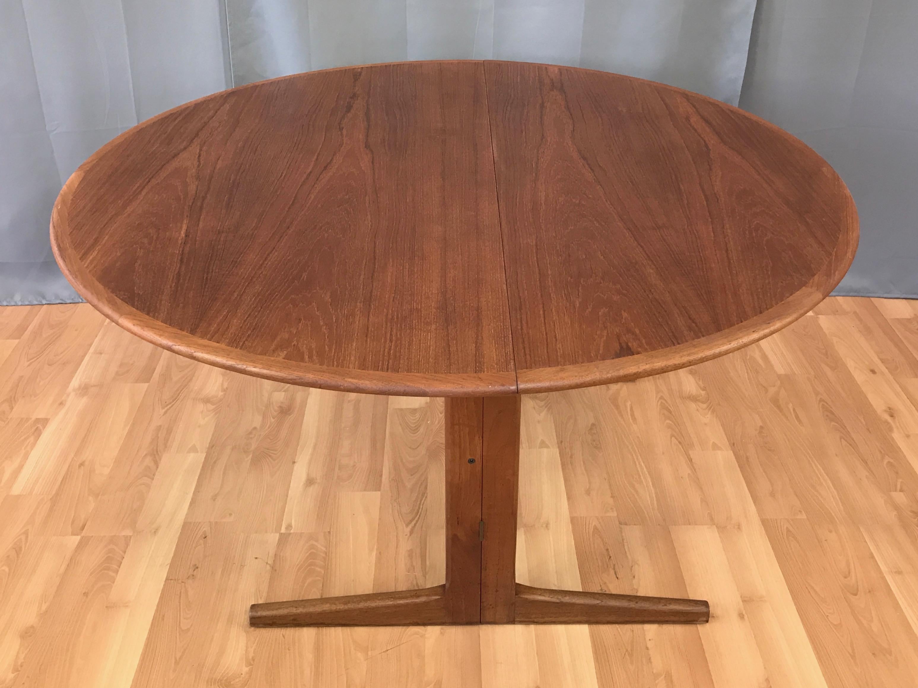 Dänischer moderner runder Teak-Esstisch mit Hängeblättern:: 1970er Jahre (Skandinavische Moderne)