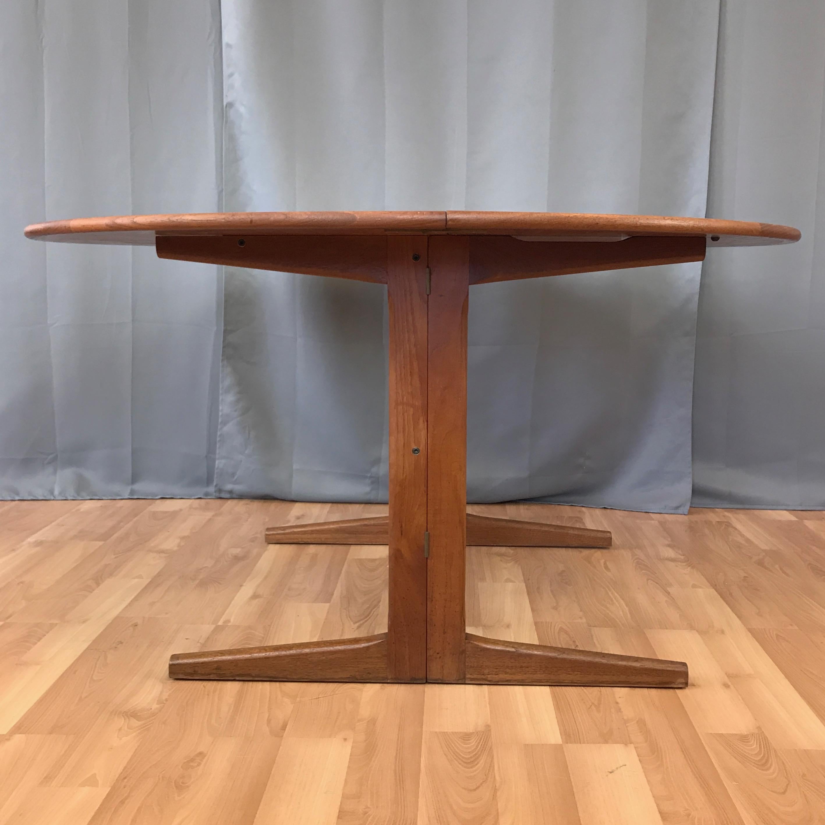 Dänischer moderner runder Teak-Esstisch mit Hängeblättern:: 1970er Jahre im Zustand „Gut“ in San Francisco, CA