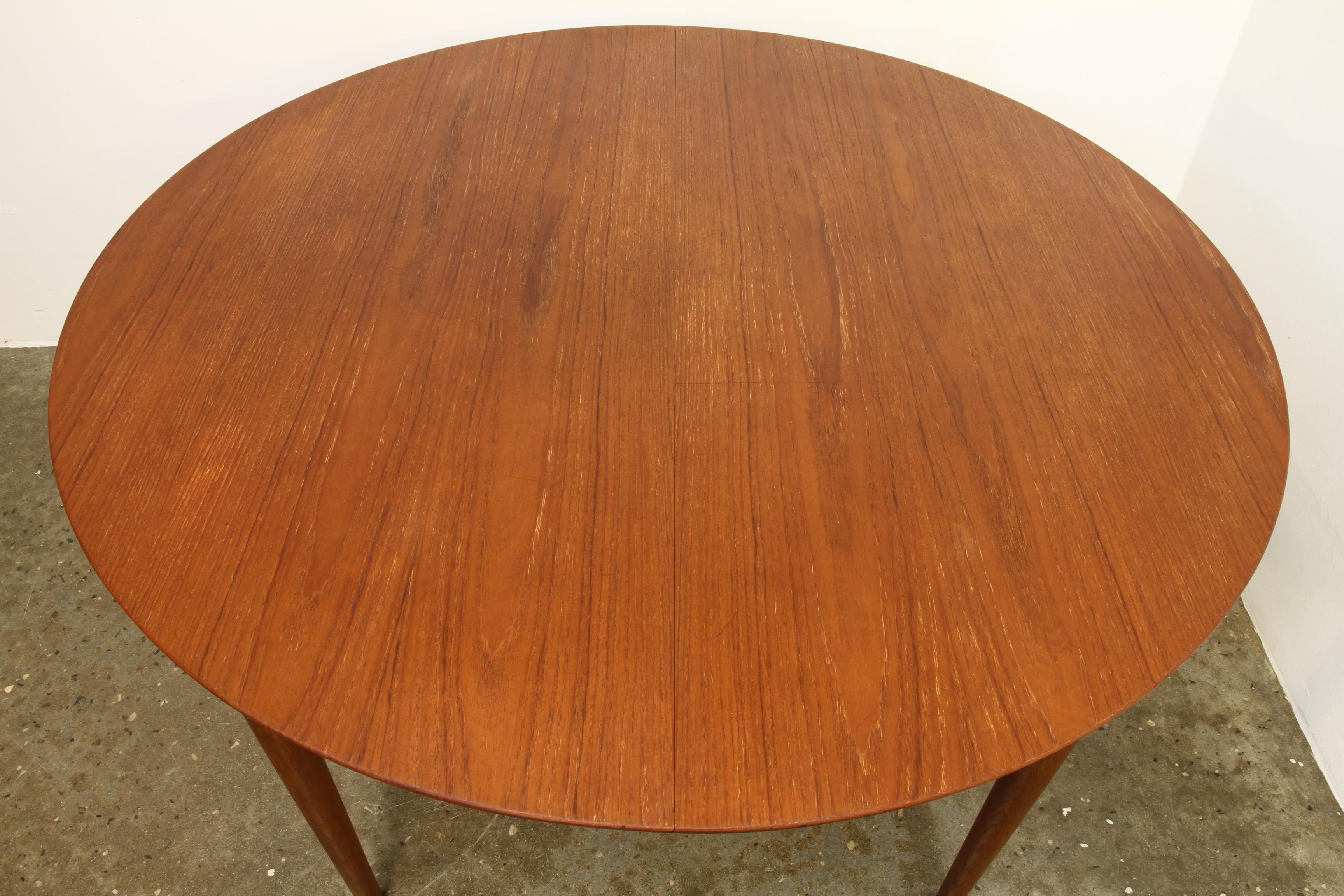 Veneer Danish Modern Round Extendable  Teak Table