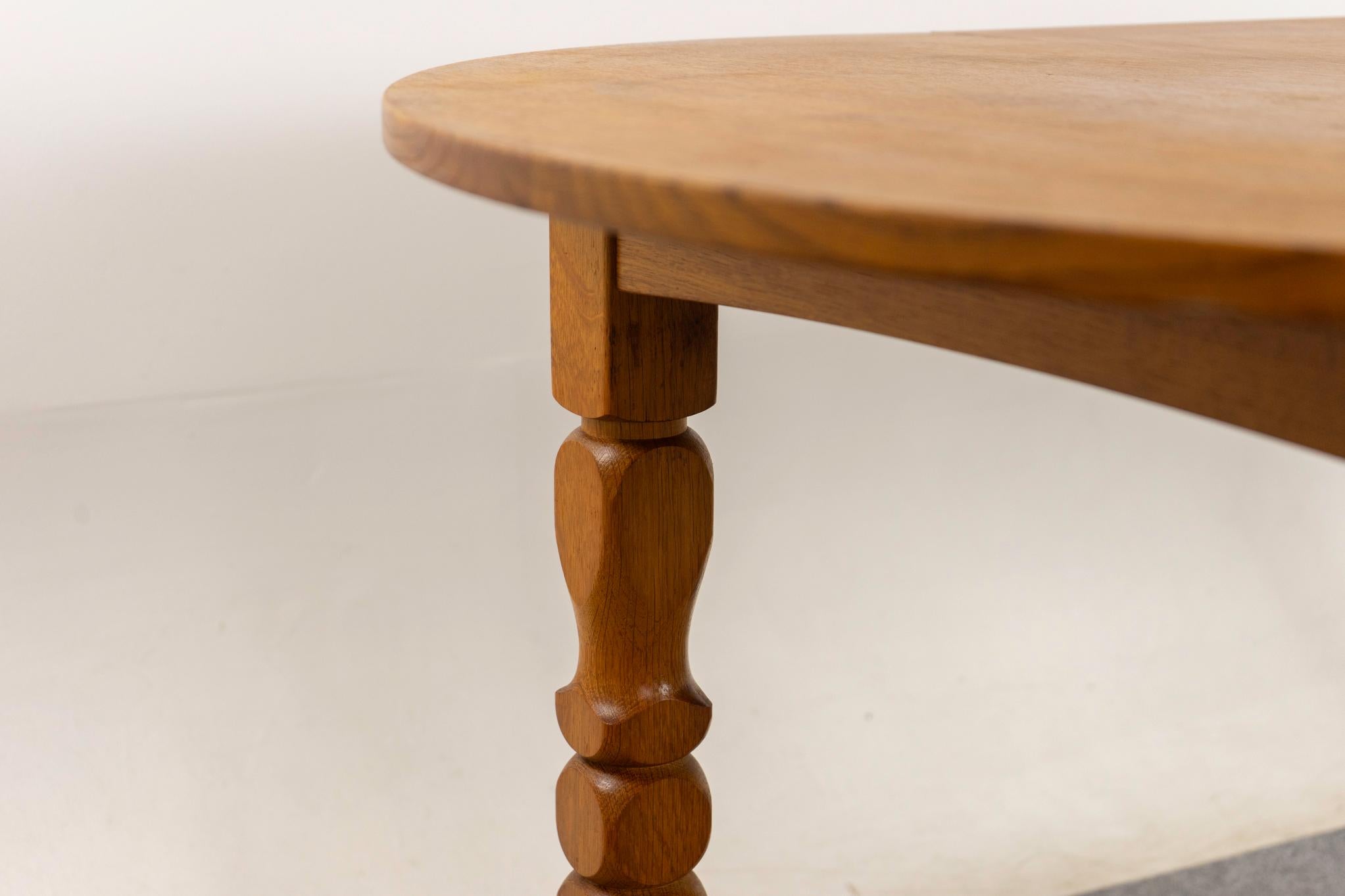 Danish Modern Round Oak Dining Table For Sale 5