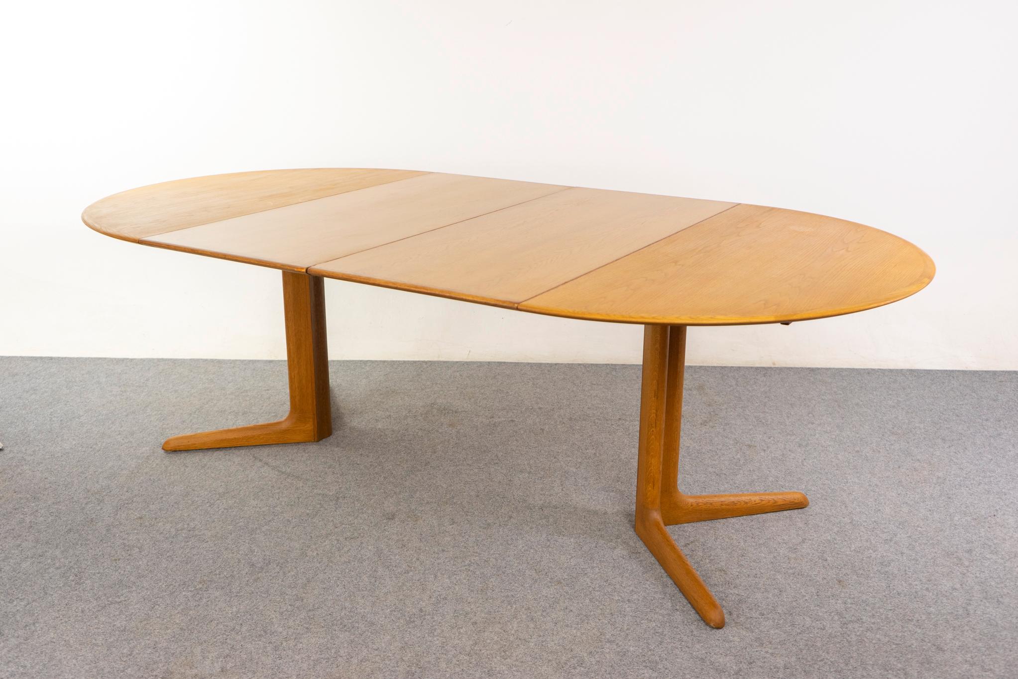 Danish Modern Round Oak Dining Table For Sale 5