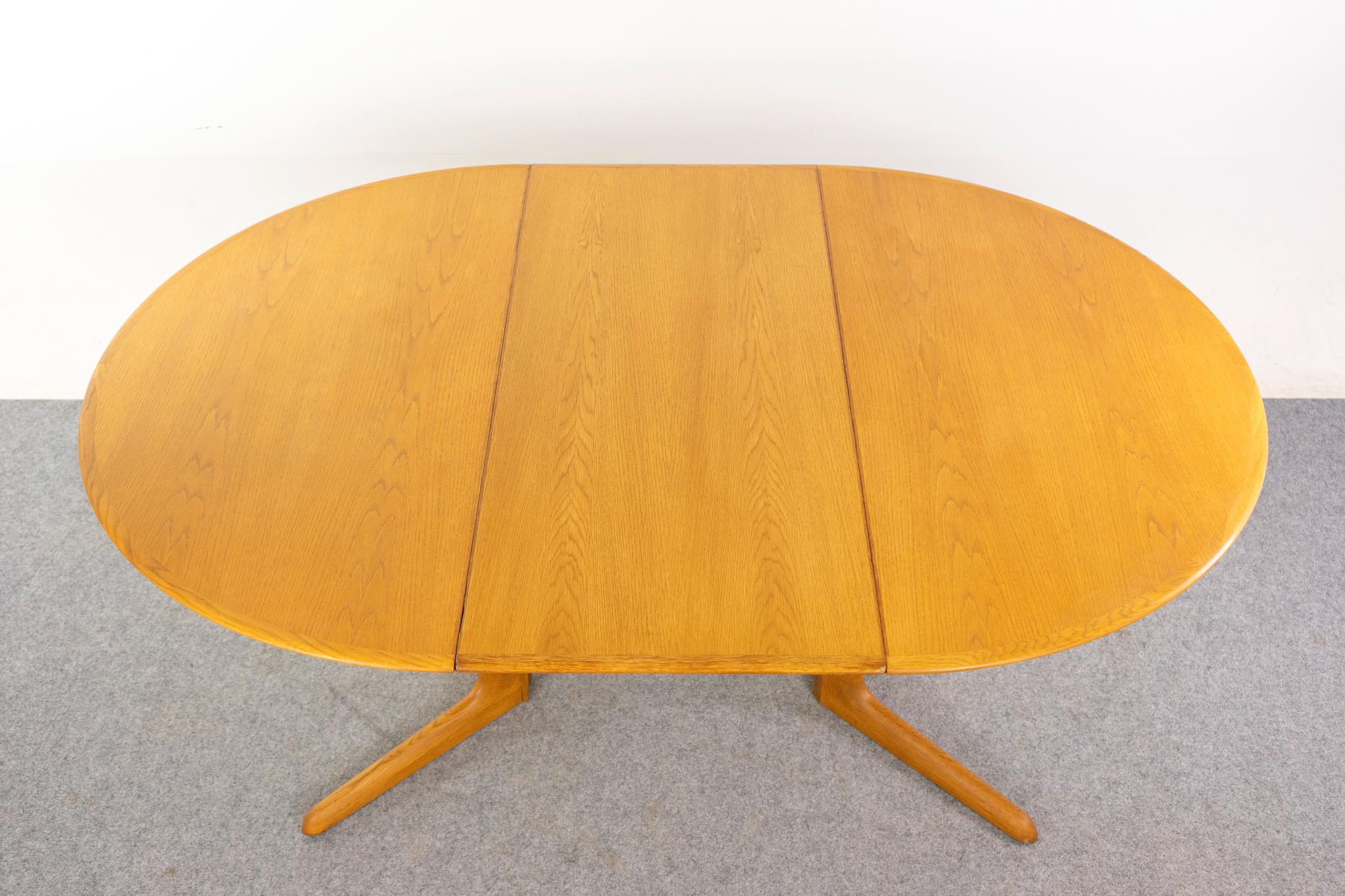 Danish Modern Round Oak Dining Table For Sale 2