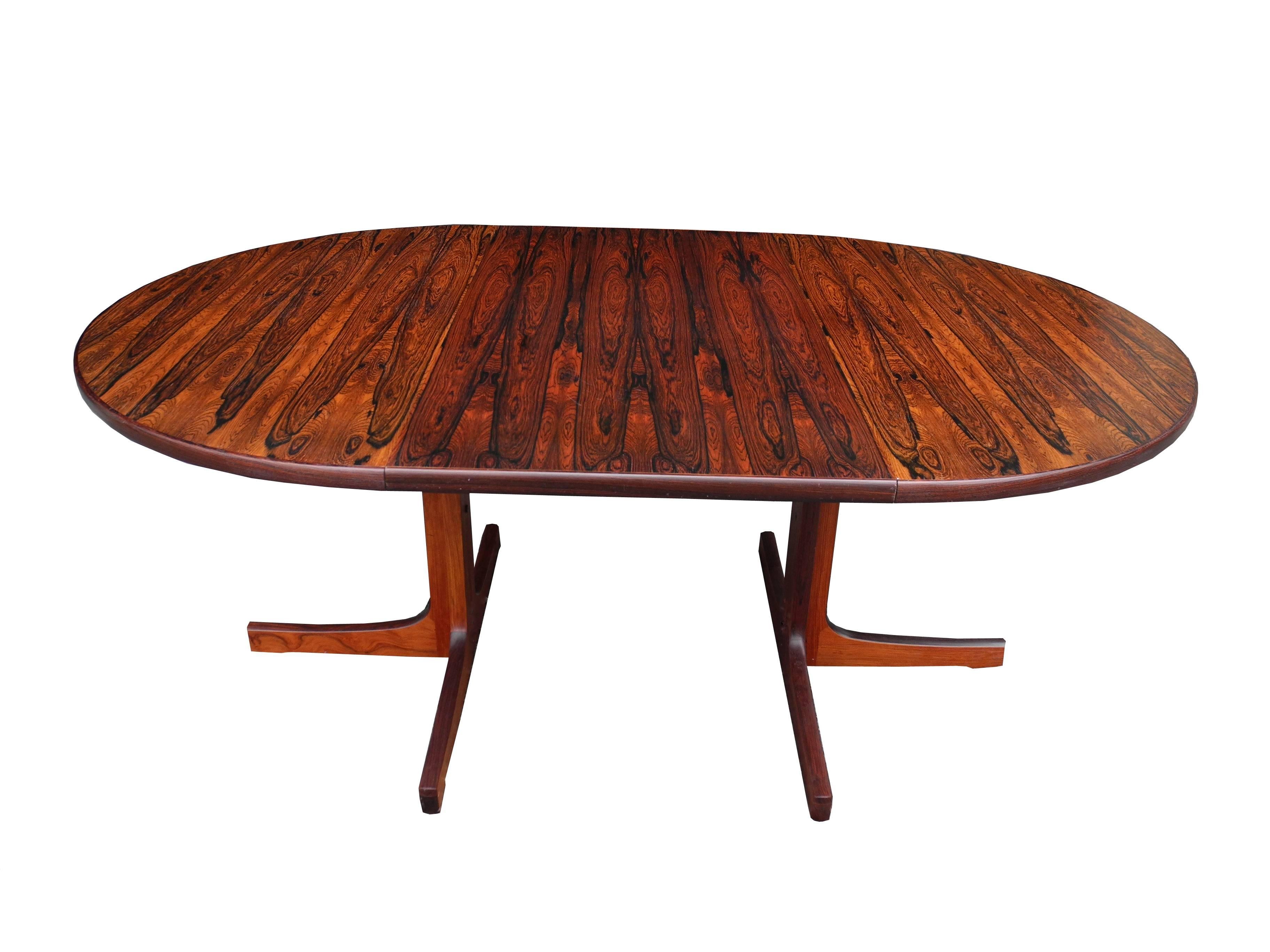 Danish Modern Round Rosewood Dining Table by Niels Otto Møller with Two Leaves In Good Condition In Hudson, NY