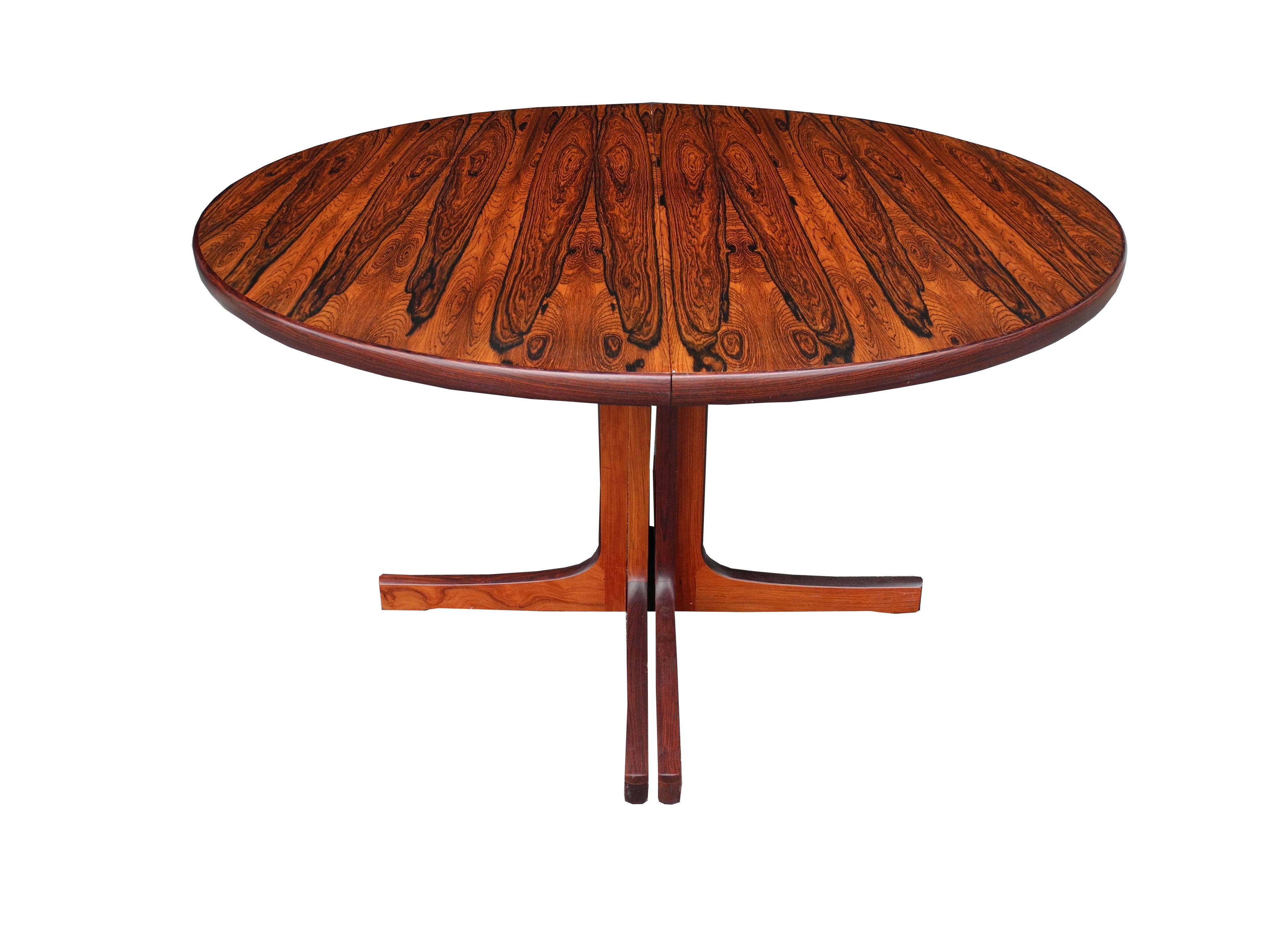 20th Century Danish Modern Round Rosewood Dining Table by Niels Otto Møller with Two Leaves