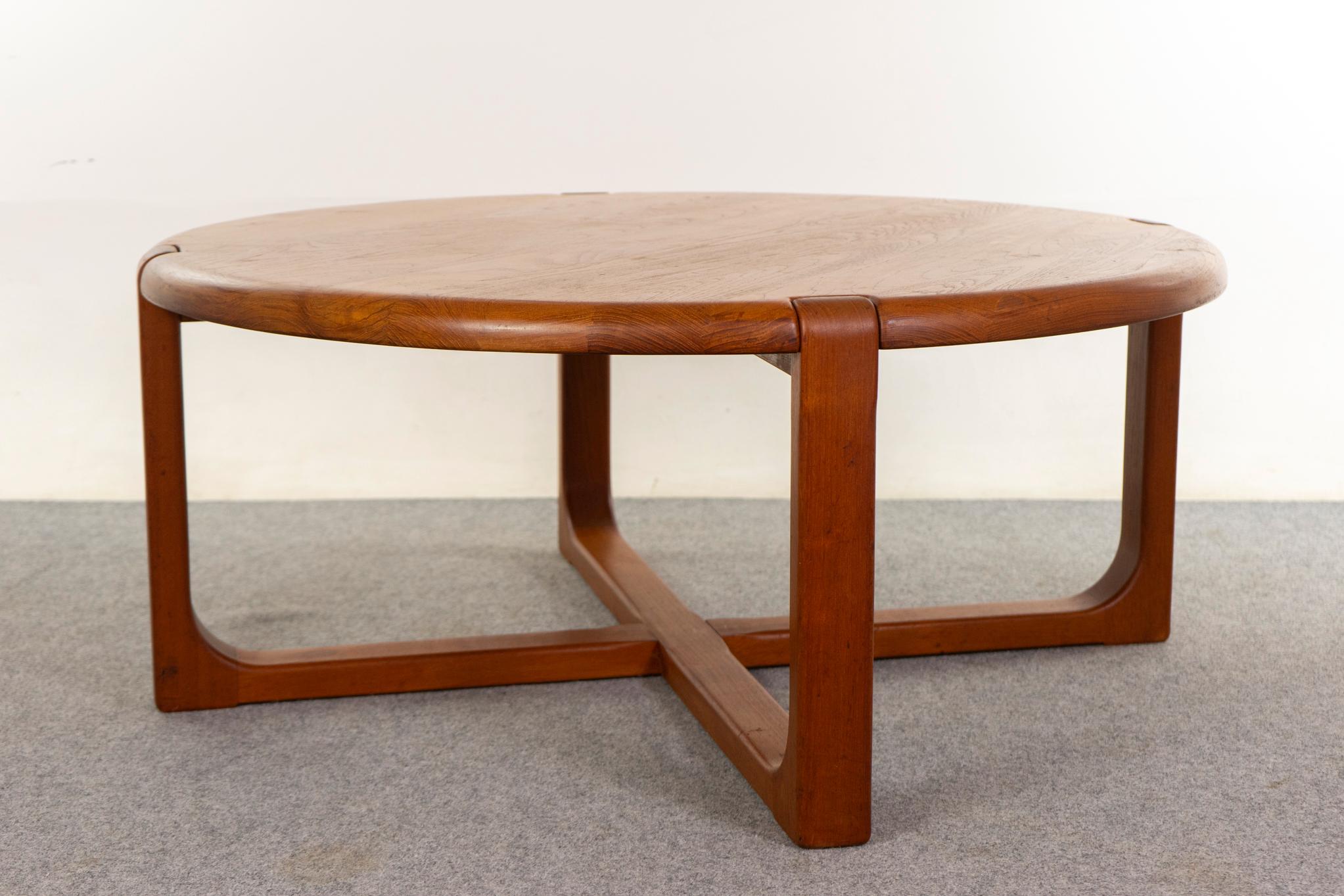 Danish Modern Round Solid Teak Coffee Table For Sale 2