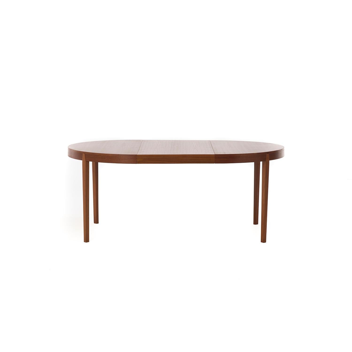 Scandinavian Modern Danish Modern Round to Oval Dining Table with Two Leaves