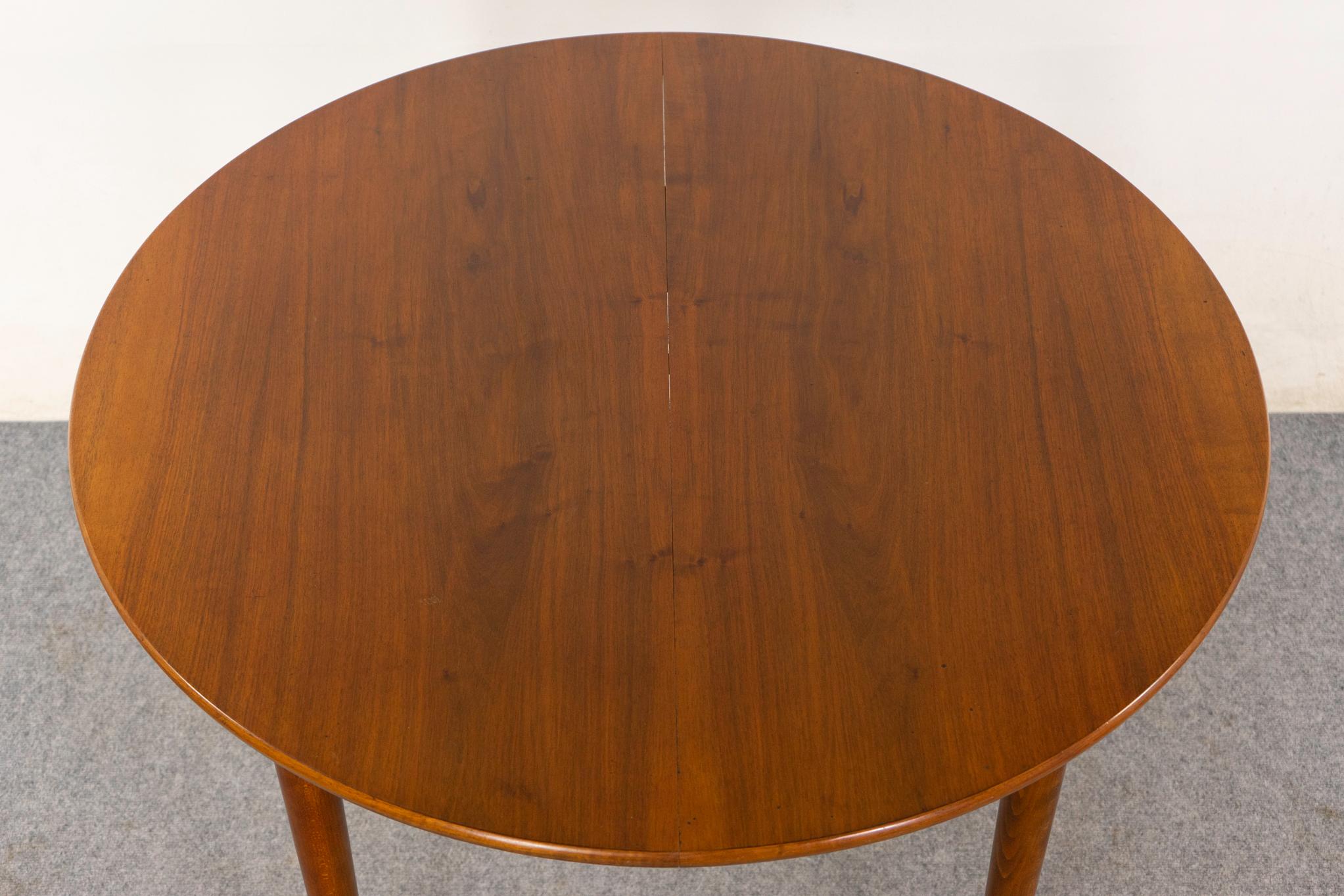 Veneer Danish Modern Round Walnut Dining Table For Sale