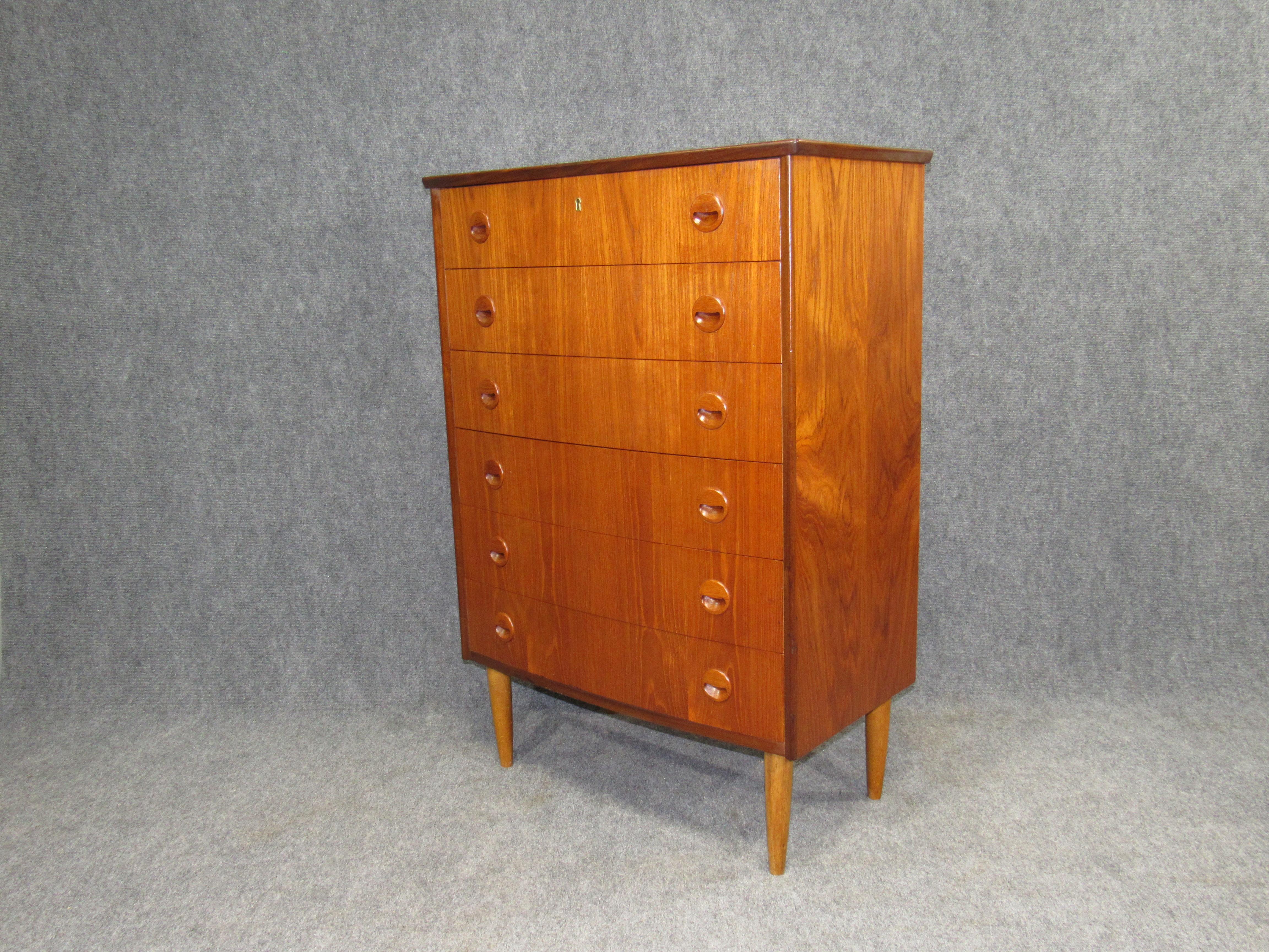 chest of drawers with lock and key