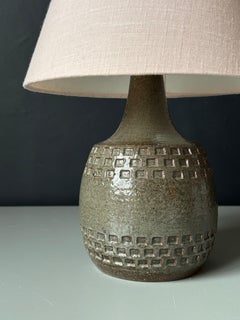 Lámpara danesa moderna de gres gris salvia, años 60