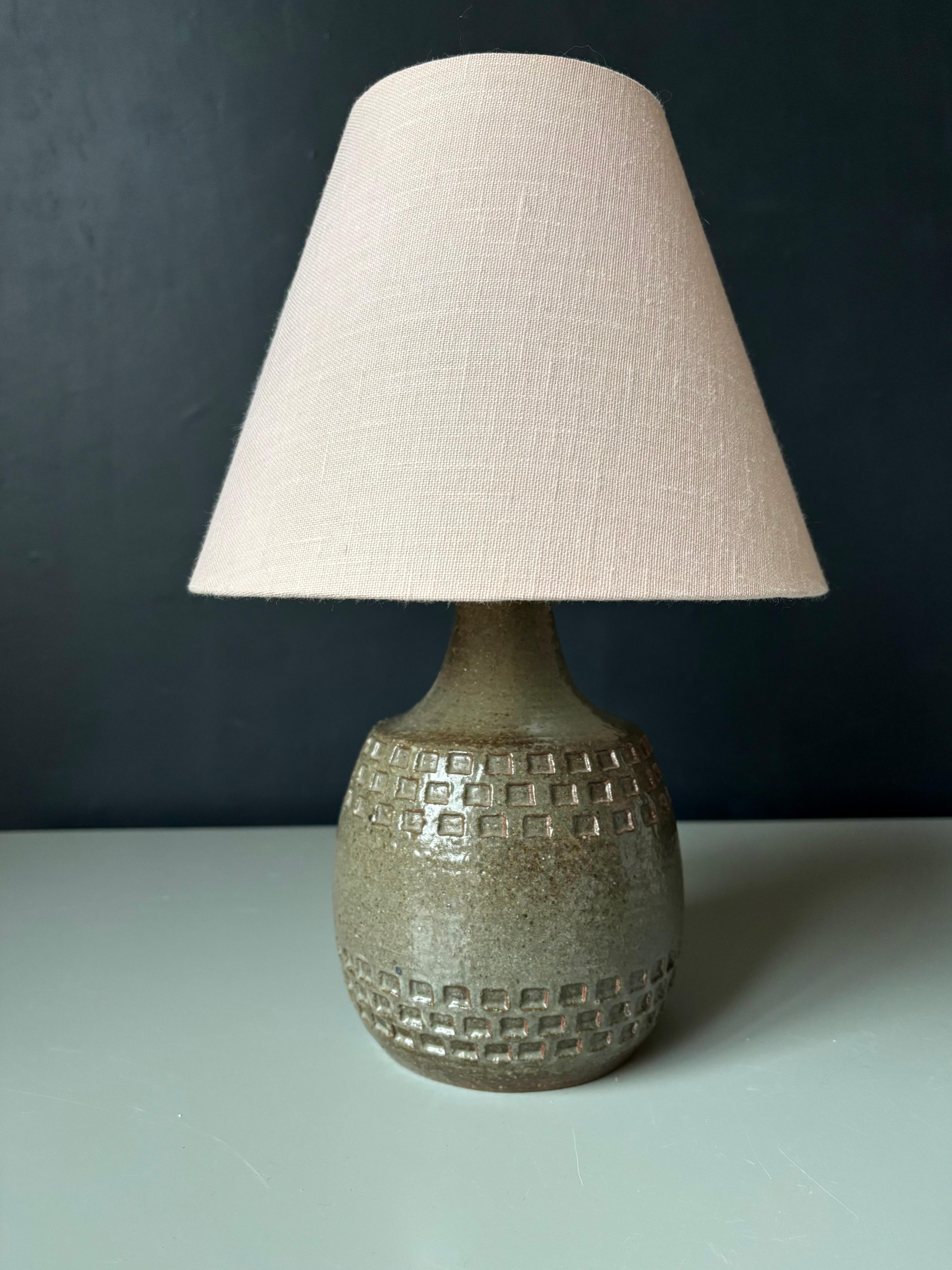 Scandinave moderne Lampe en grès gris Sage The Moderns, 1960s en vente