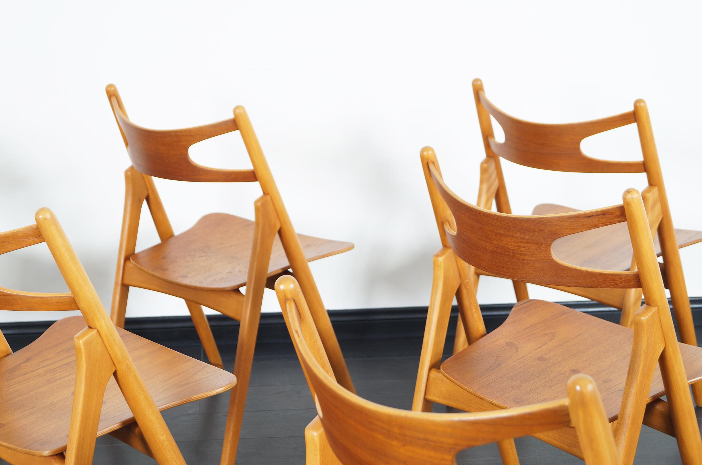 Danish Modern 'Sawbuck' Ch-29 Dining Chairs by Hans J. Wegner 4