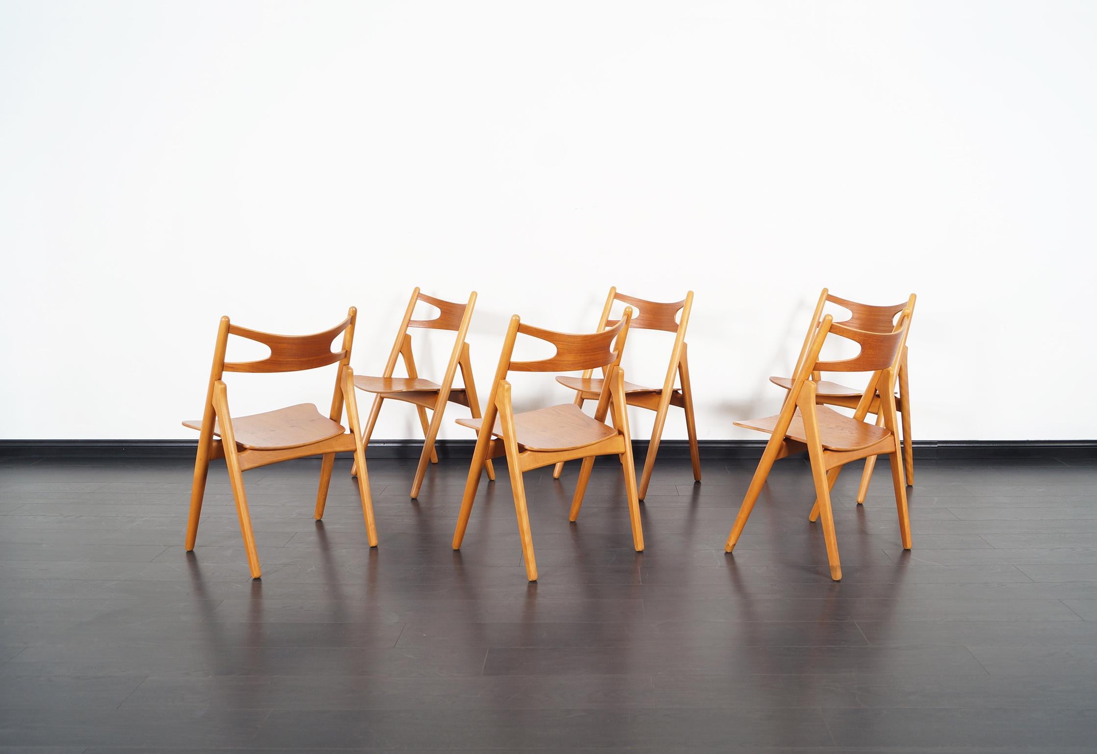Danish Modern 'Sawbuck' Ch-29 Dining Chairs by Hans J. Wegner 6