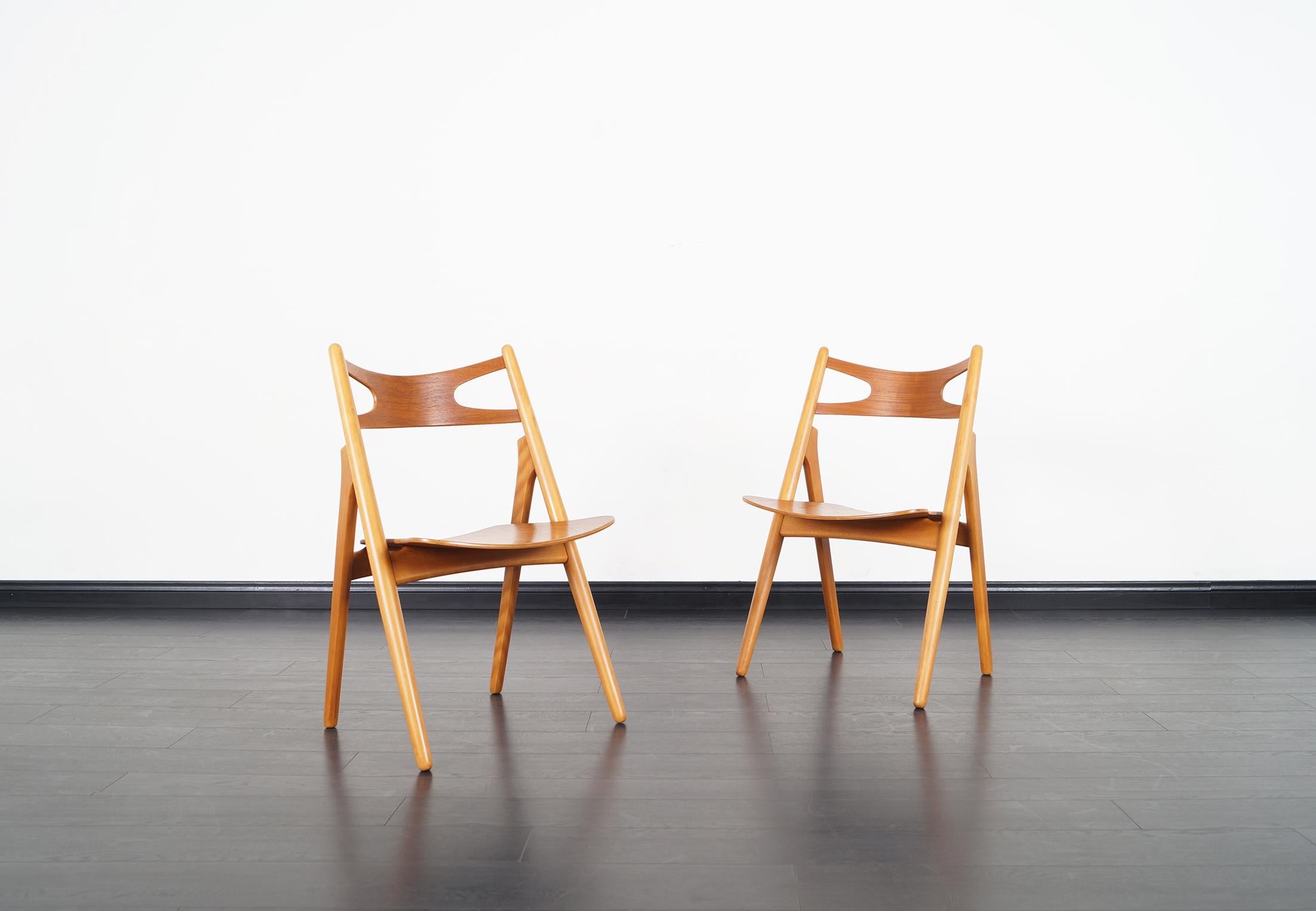 Danish Modern 'Sawbuck' Ch-29 Dining Chairs by Hans J. Wegner 7