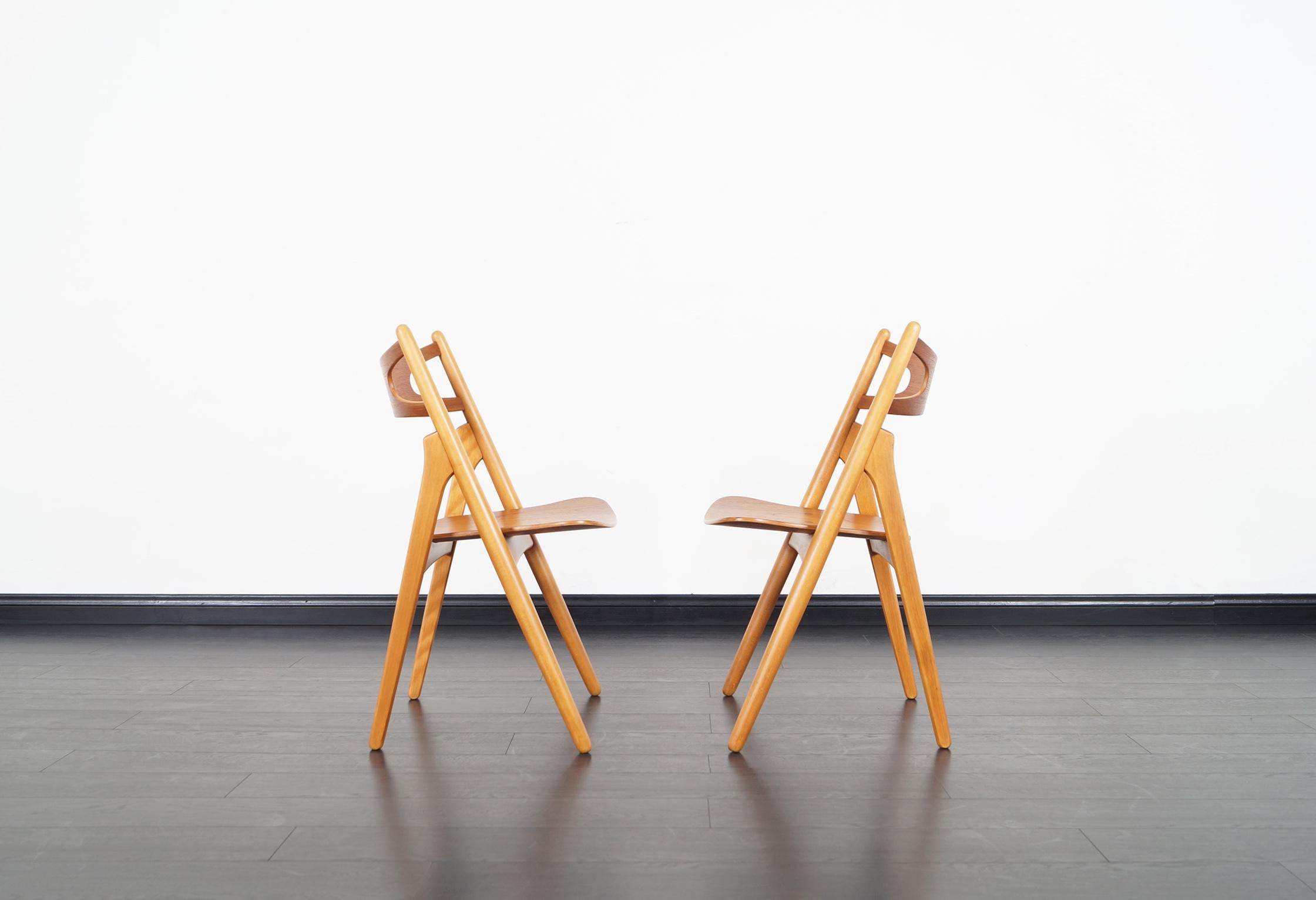 Danish Modern 'Sawbuck' Ch-29 Dining Chairs by Hans J. Wegner 8