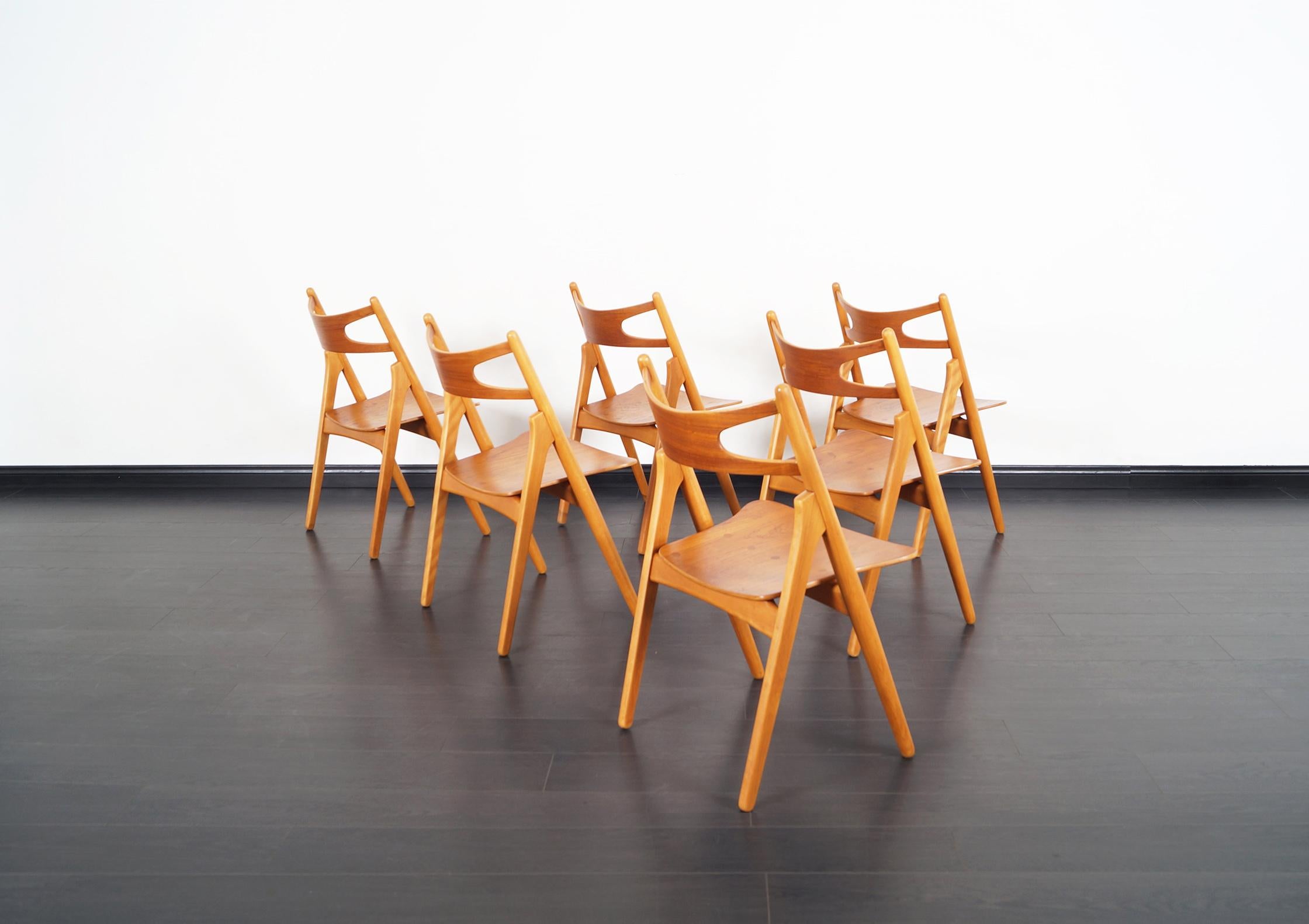 Danish Modern 'Sawbuck' Ch-29 Dining Chairs by Hans J. Wegner 3