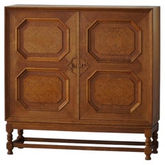 Danish Modern, Sclulptural Classic Cabinet in Oak and Burl Wood Veneer, 1950s