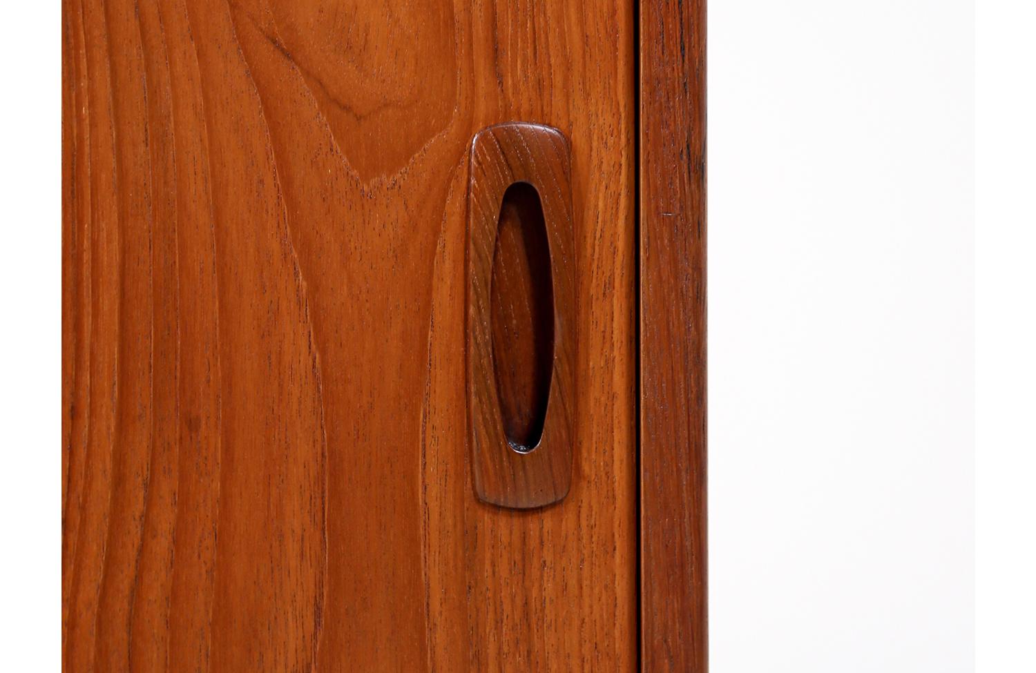 Danish Modern Sculpted Teak Credenza by H.P. Hansen 6