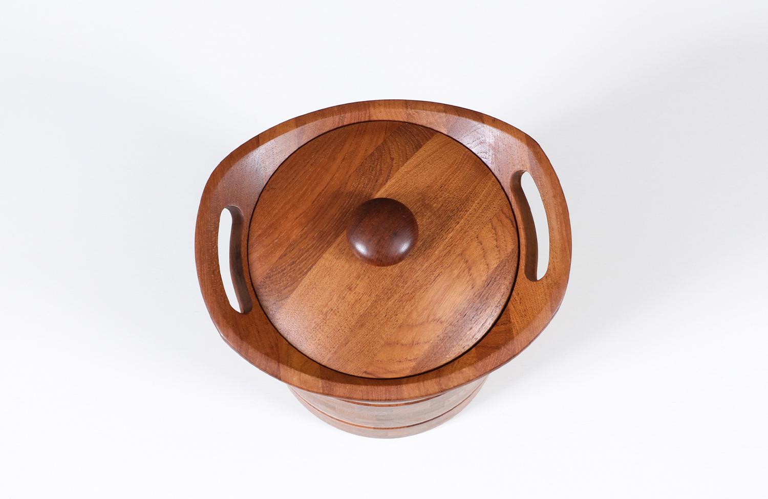 Secchiello per il ghiaccio moderno danese in teak scolpito di ESB in vendita 4