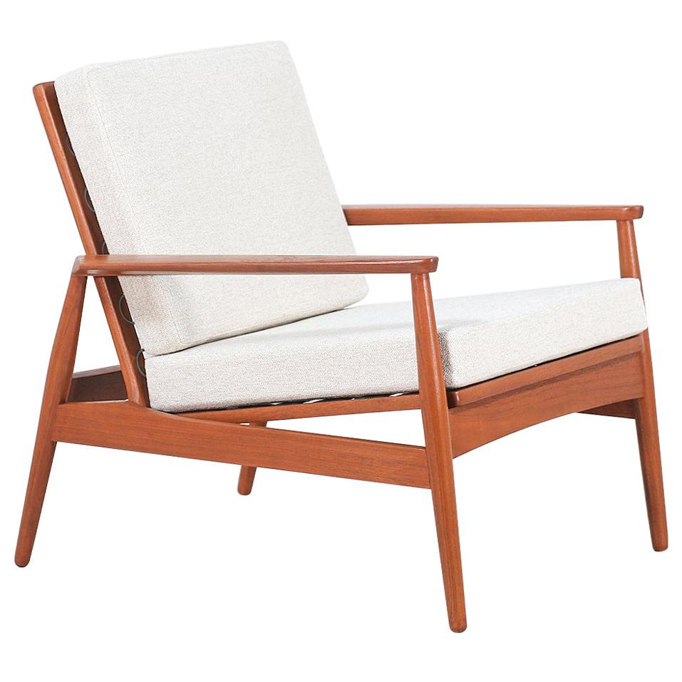 Expertly Restored - Danish Modern Sculpted Teak Lounge Chair For Sale