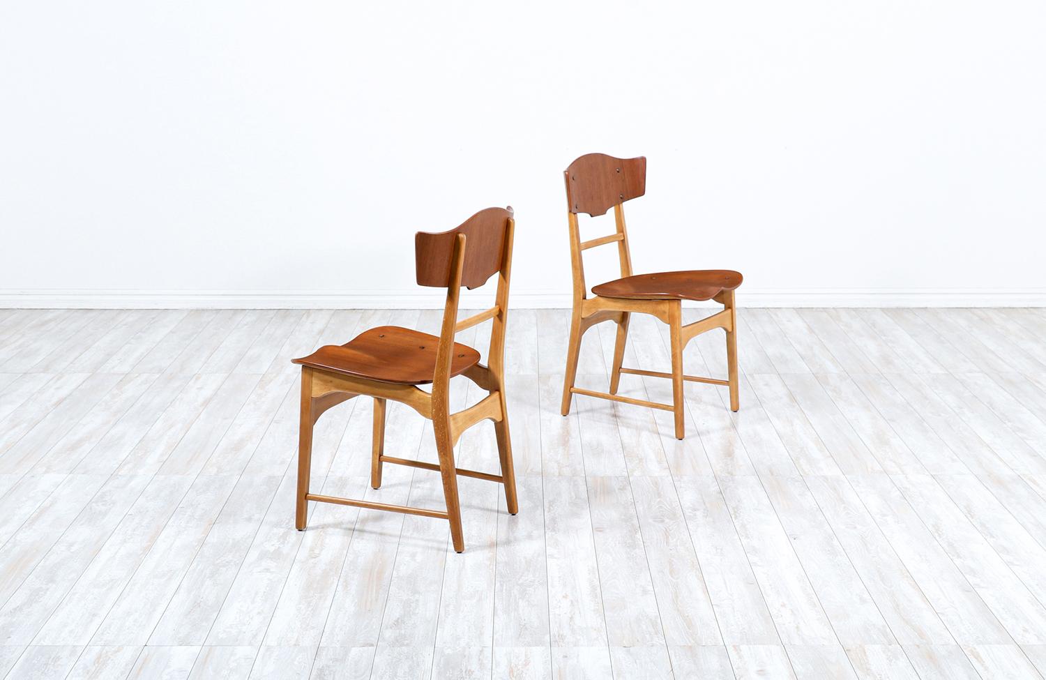 Expertly Restored - Danish Modern Sculpted Teak & Oak Dining Chairs In Excellent Condition For Sale In Los Angeles, CA