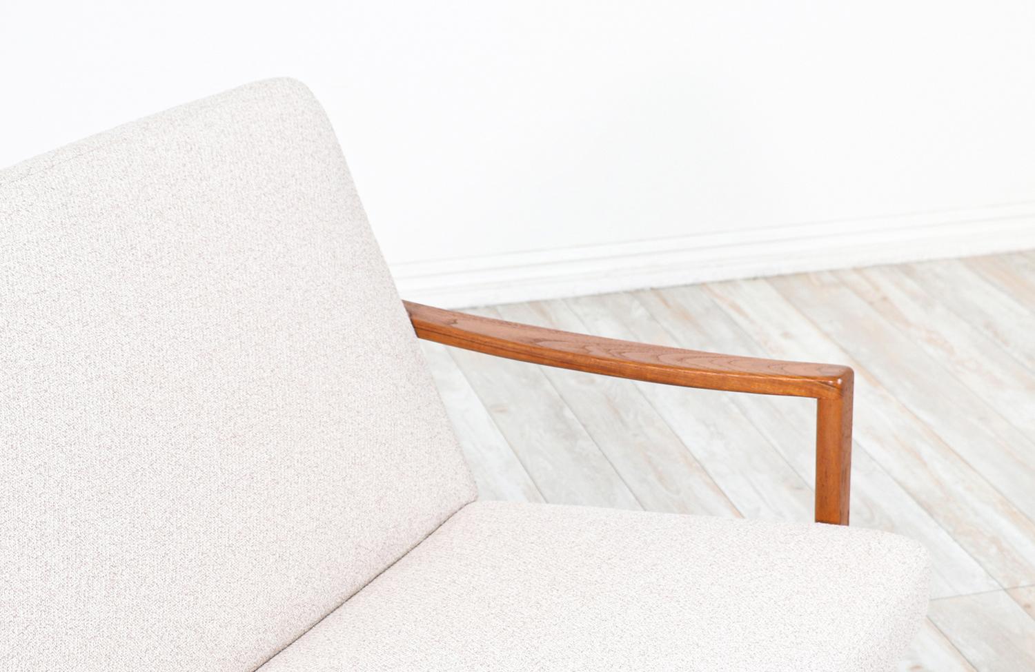 Expertly Restored - Danish Modern Sculpted Teak Sofa For Sale 2