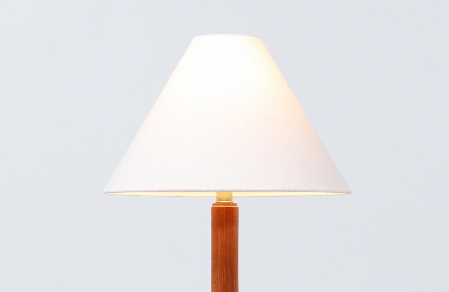 Mid-Century Modern Expertly Restored - Danish Modern Sculpted Teak Table Lamp with Cone Linen Shade For Sale