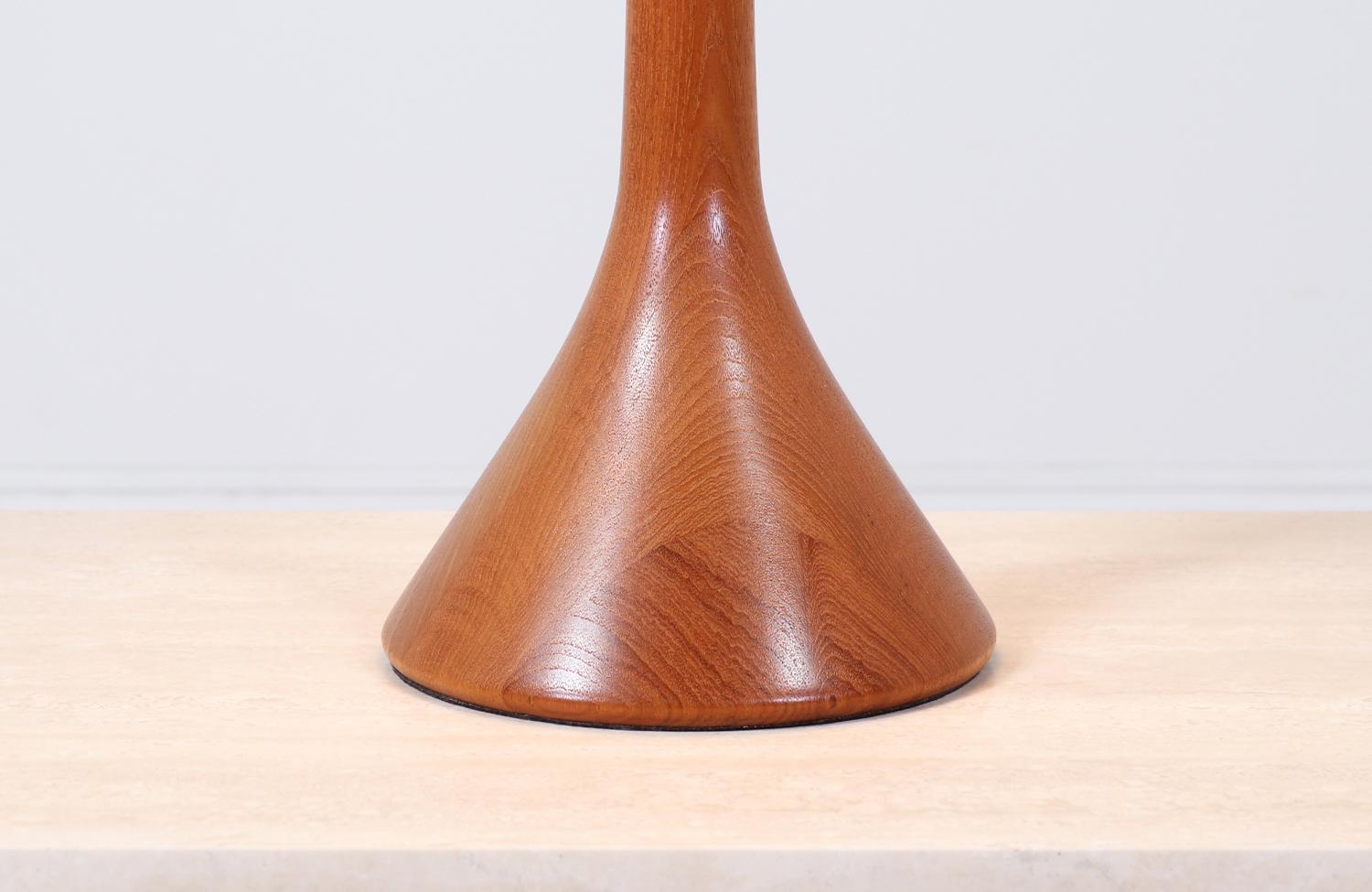 Expertly Restored - Danish Modern Sculpted Teak Table Lamp with Cone Linen Shade For Sale 1