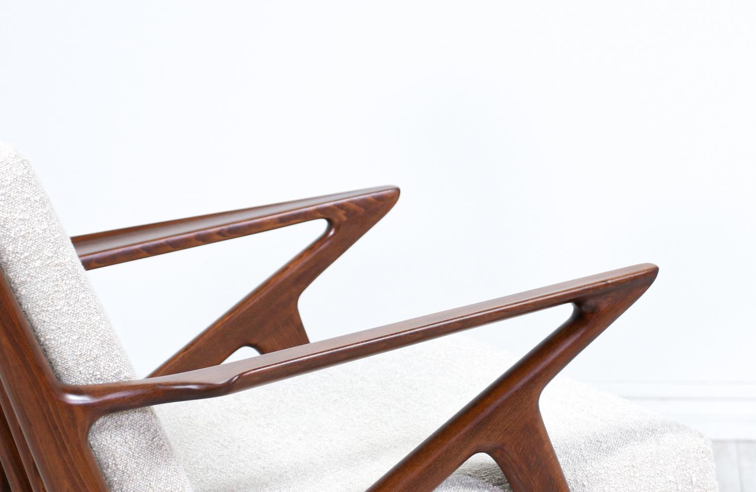 Mid-20th Century Danish Modern Sculpted “Z” Lounge Chair by Poul Jensen for Selig For Sale