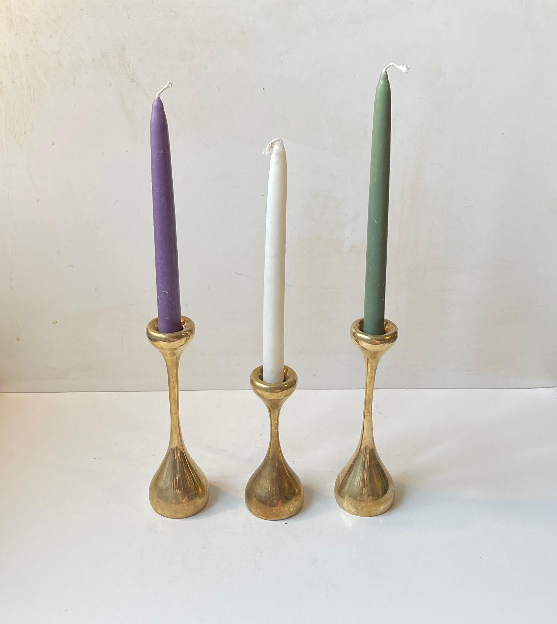 Bougeoirs sculpturaux danois modernes en laiton, années 1970, lot de 3 Bon état - En vente à Esbjerg, DK