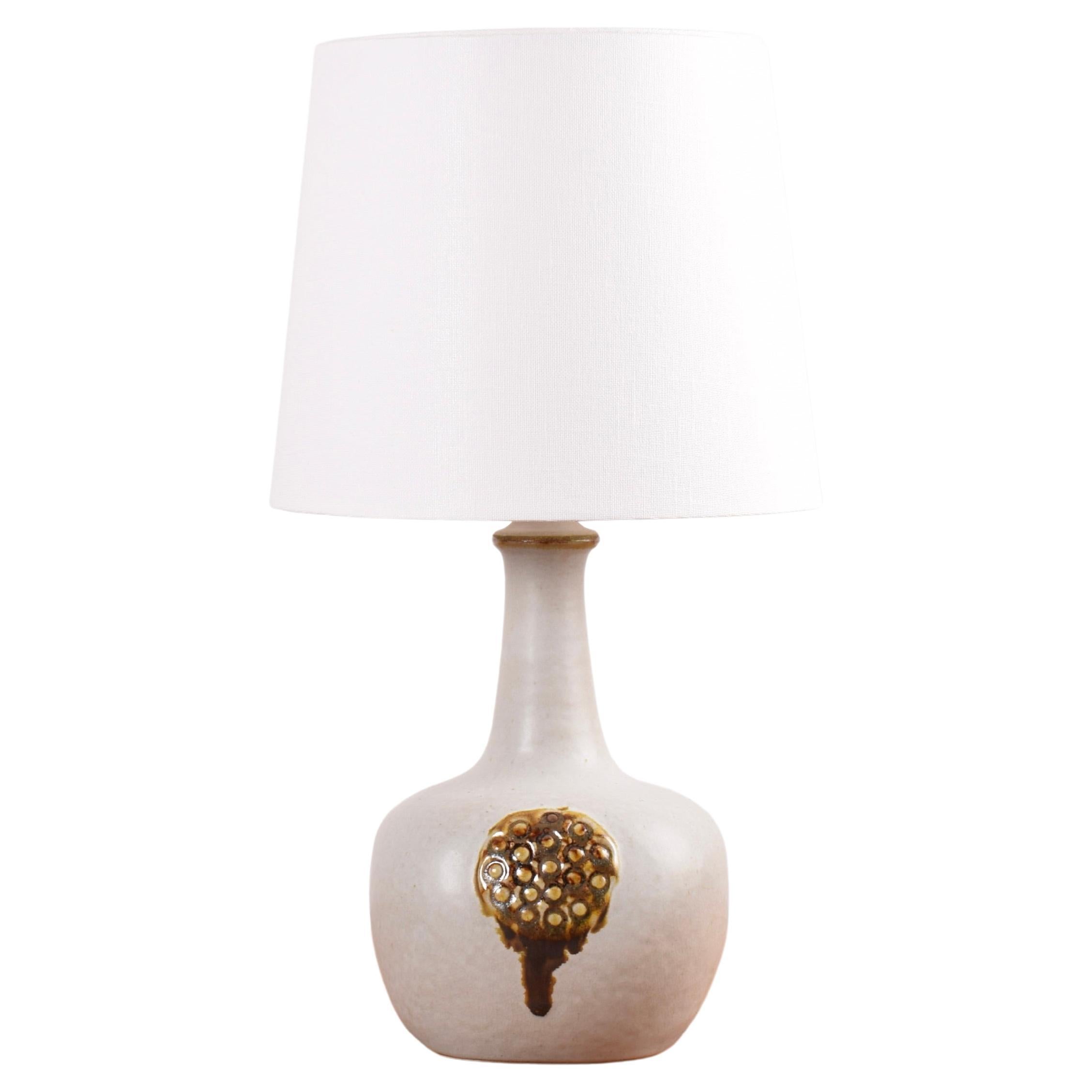 Dänische moderne skulpturale Keramik-Tischlampe in Beige und Braun von Knabstrup, 1970er Jahre