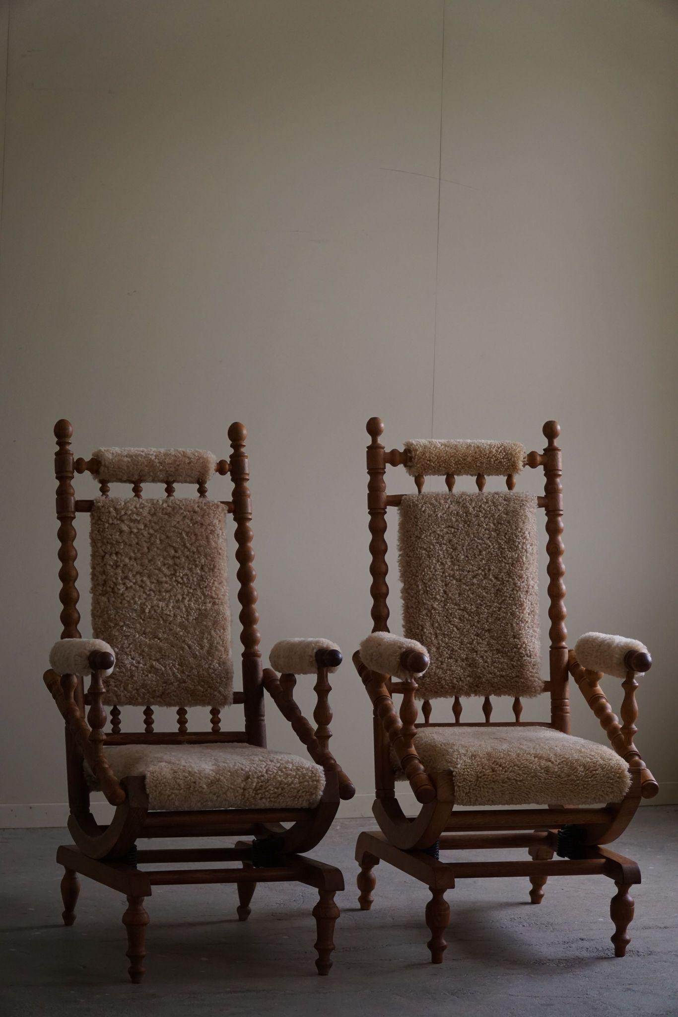 Pareja escultórica de sillas mecedoras modernas danesas Lana de cordero y roble, Brutalismo, 1950 en venta 4