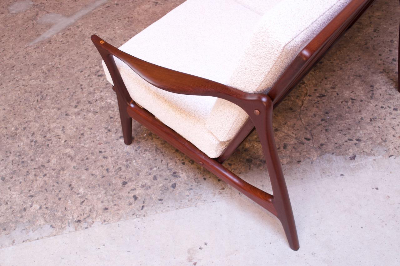 Danish Modern Sculptural Rosewood Sofa with Slat-Back Construction 3