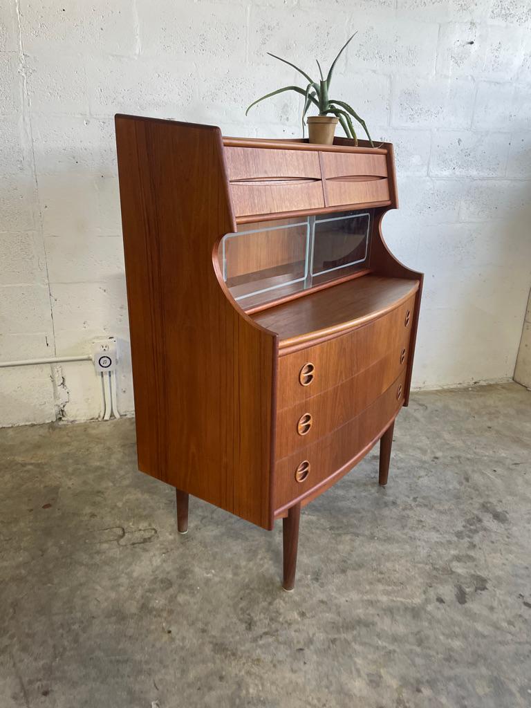 Mid-Century moderno Scrivania o armadio moderno danese in vendita