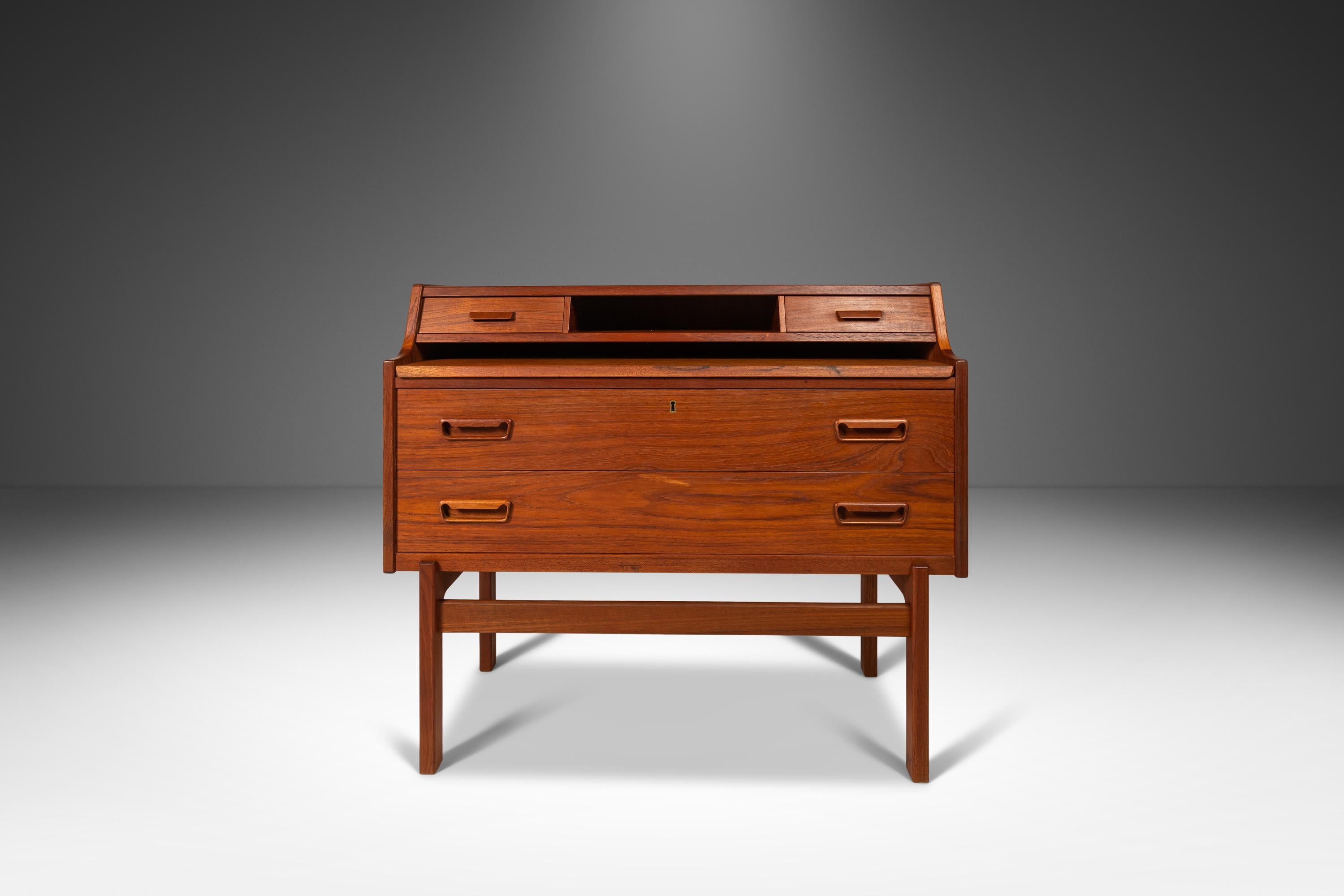 Danish Modern Secretary Desk Vanity in Teak by Arne Wahl Iversen, Denmark, 1960s For Sale 13